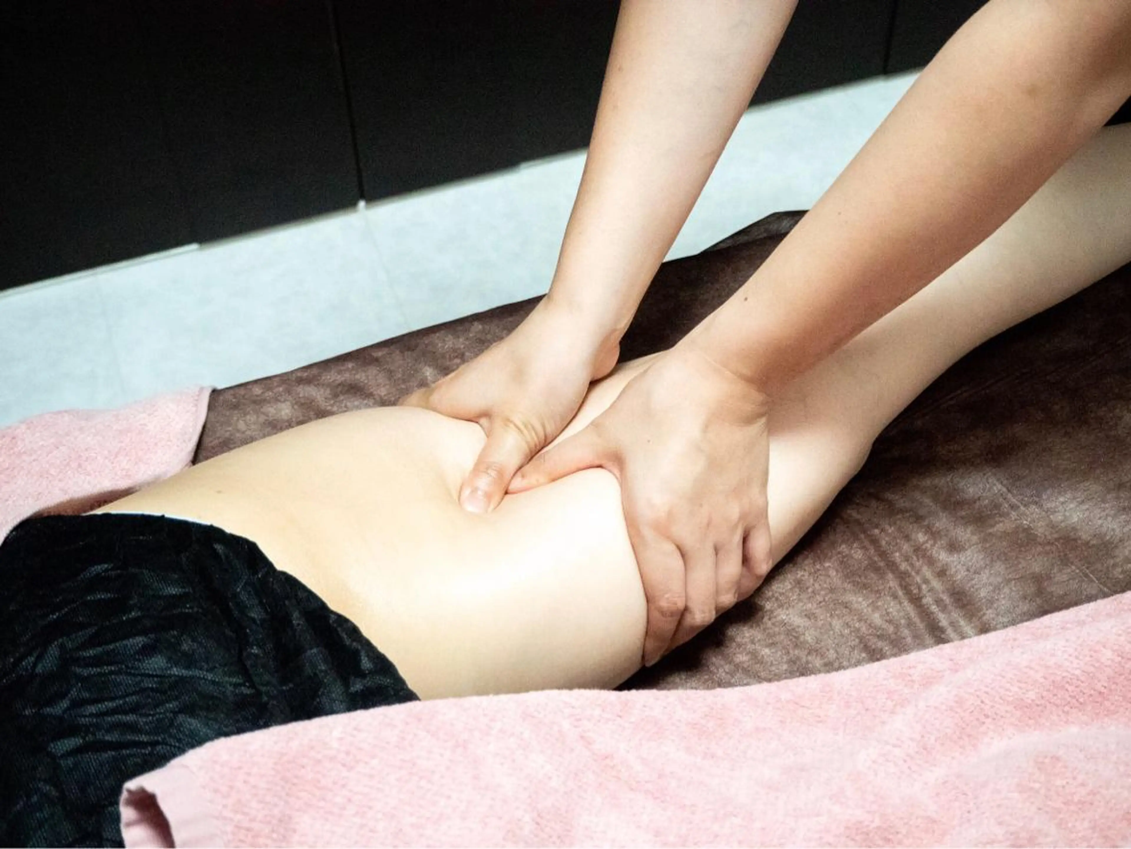 【モニター募集】足痩せ60分キャビテーション、ラジオ派、サイクロン吸引、ハンドマッサージをお悩みに合わせて施術します。の写真