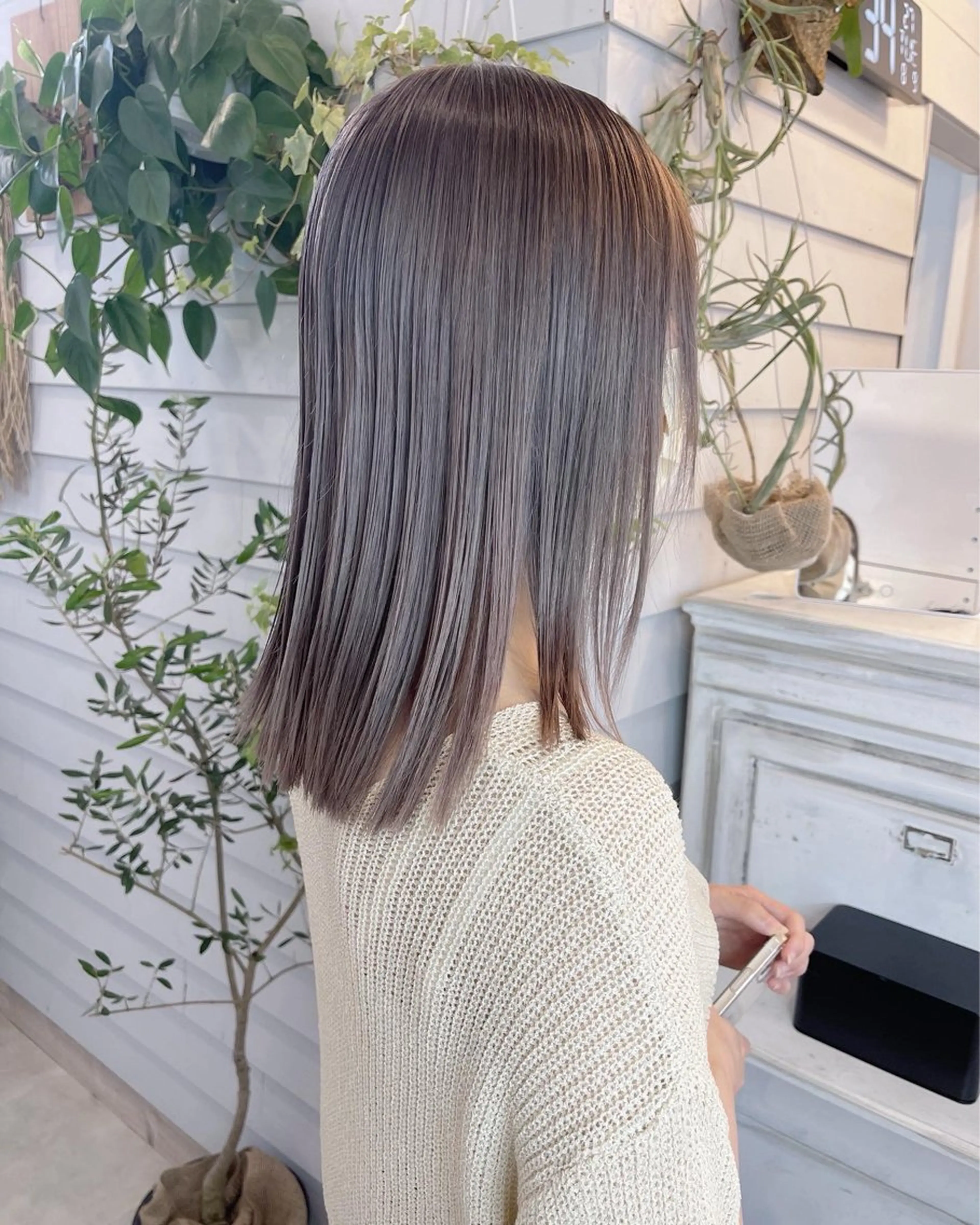 ミディアム カラー グレージュ ラベンダーカラー ラベンダーグレージュ ラベンダーグレー ヘアカラー トリートメント AiM 大名　似合わせカットのヘアスタイル