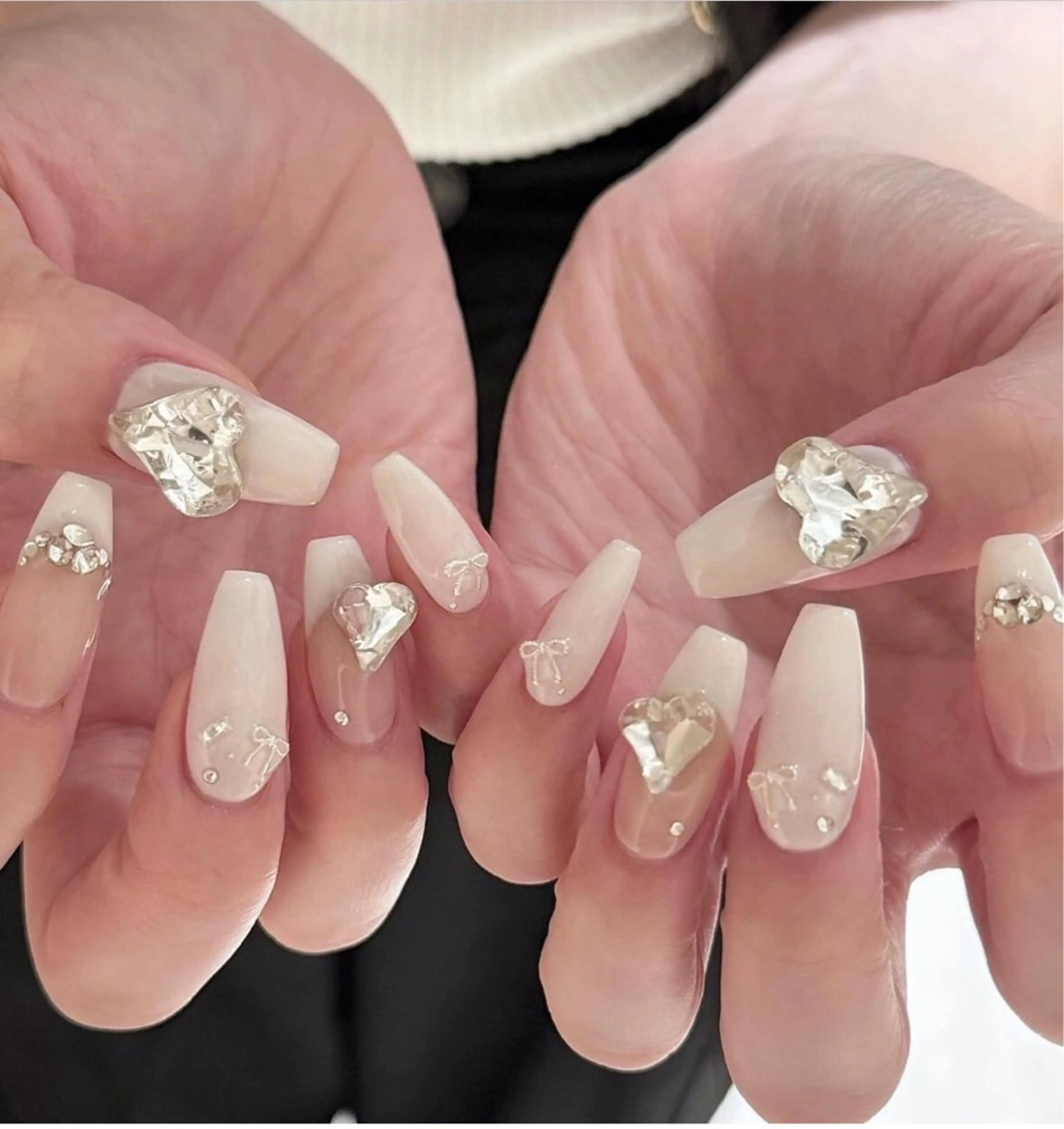 ネイル 長さ出し グラデーション キラキラネイル 韓国ネイル ラメ(グリッター) ハンドネイル ハンドケア Chisa Nail Studio所属・チ サのネイルデザイン