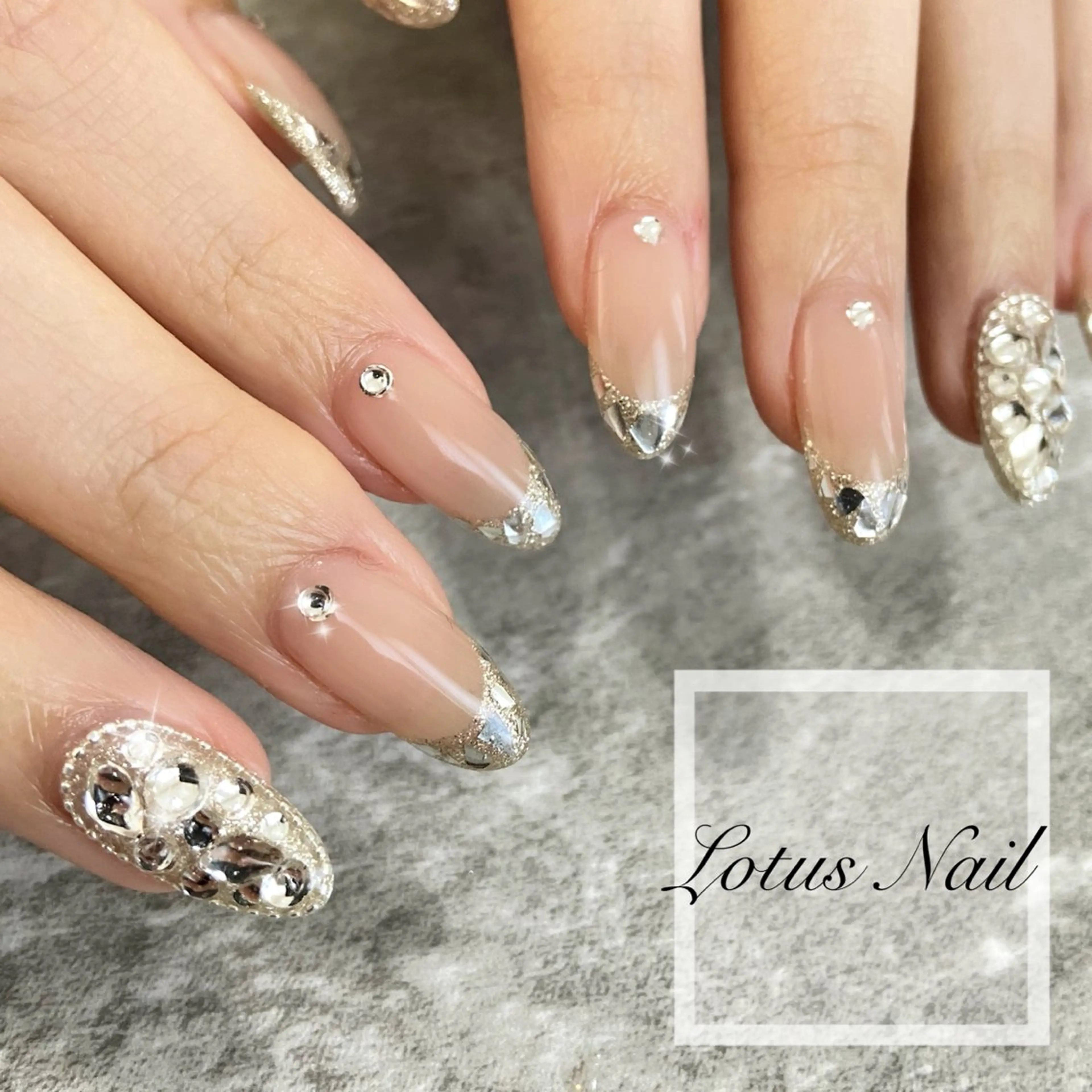 ネイル フレンチネイル ガラスフレンチ Lotus Nailのネイルデザイン