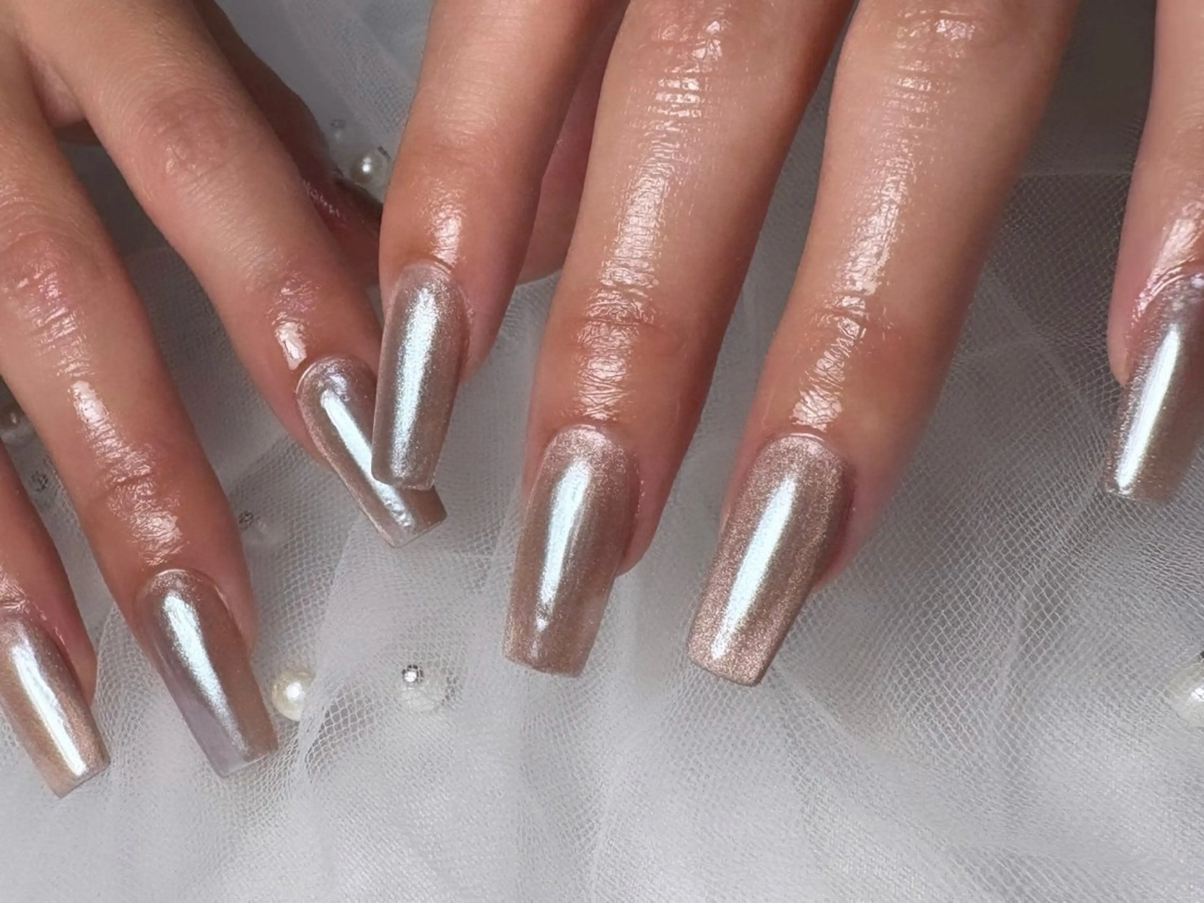 ネイル オーロラネイル ミラーネイル ハンドネイル salon de Belleのネイルデザイン