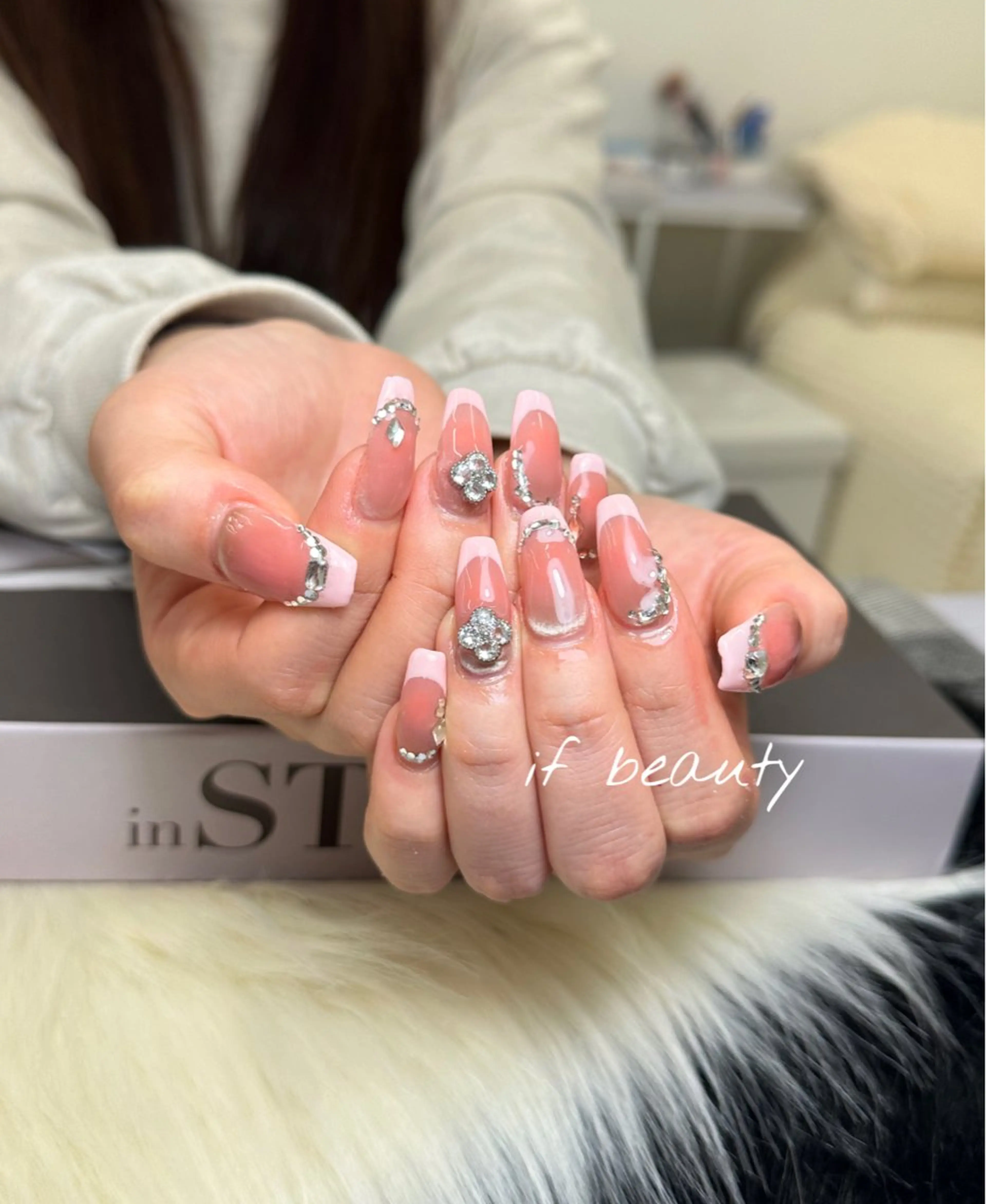 ネイル アートネイル チークネイル フレンチネイル ジェルネイル キラキラネイル if Hair＆Nail Salon所属・IKA /海外ネイル /個性派/ワンホンのネイルデザイン