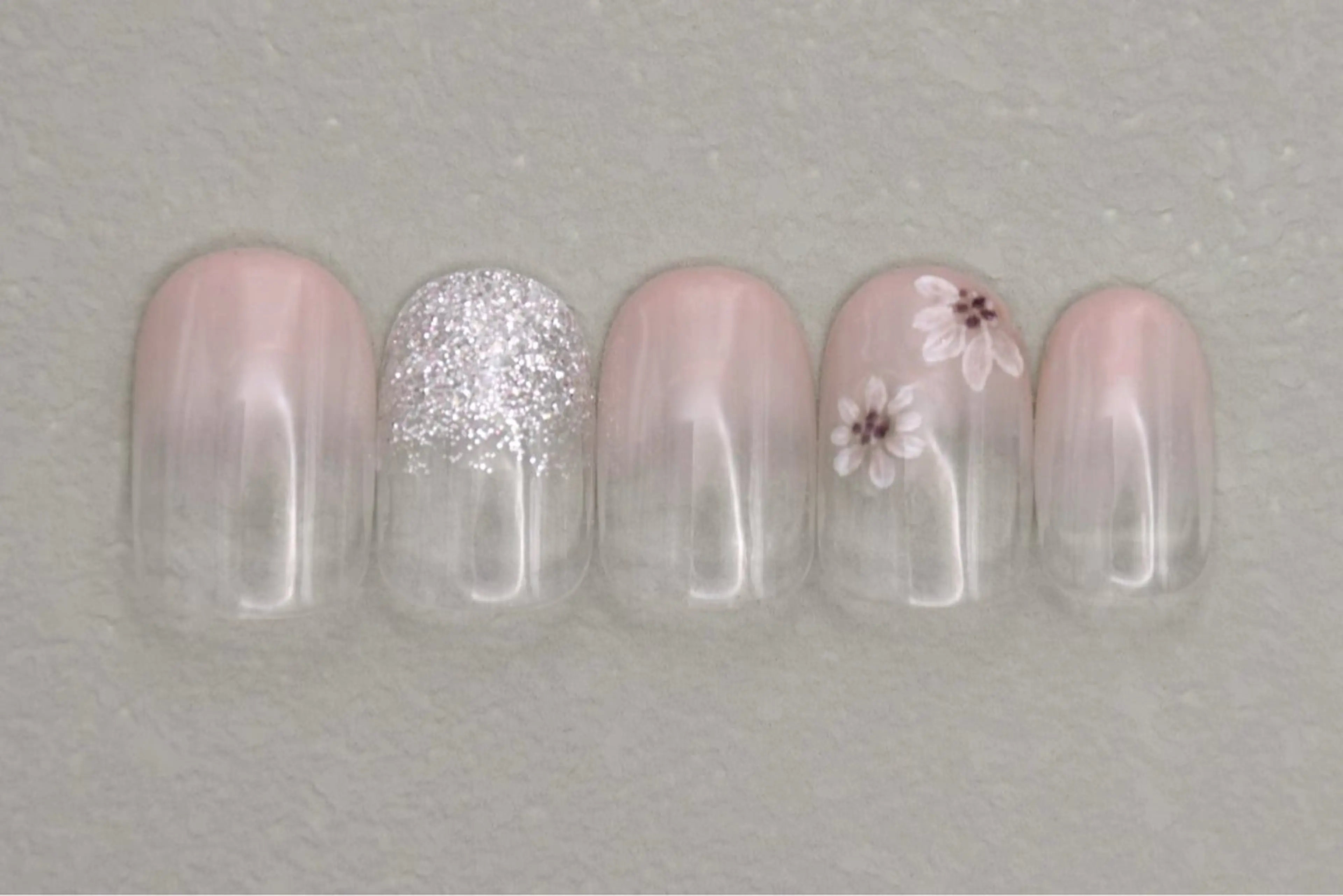 【オフ込み】無料ネイルモデル様【定額デザイン】の写真