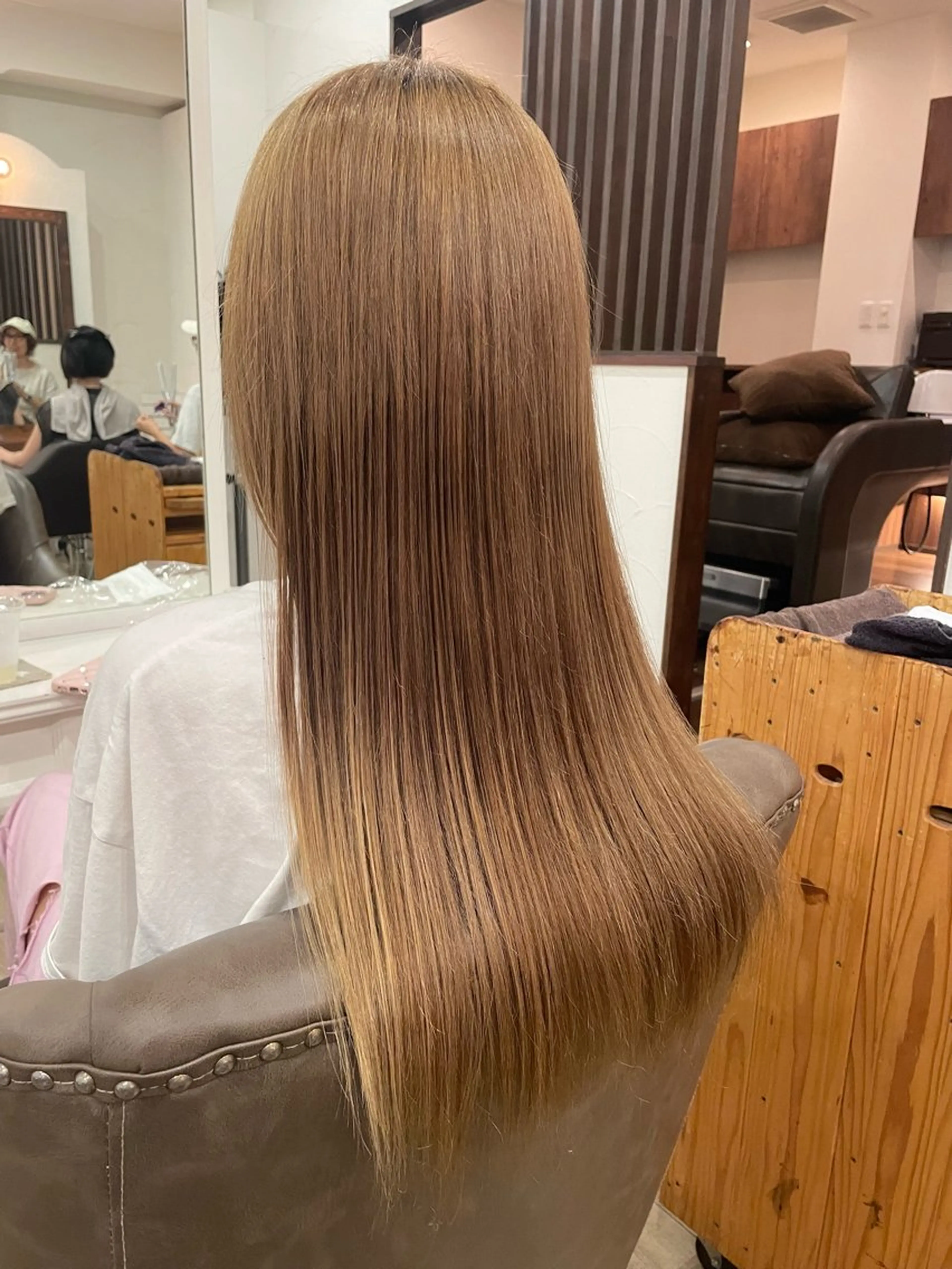 カラー ベージュカラー ブリーチ ダブルカラー アオノハhair make所属・佐藤 涼のヘアスタイル