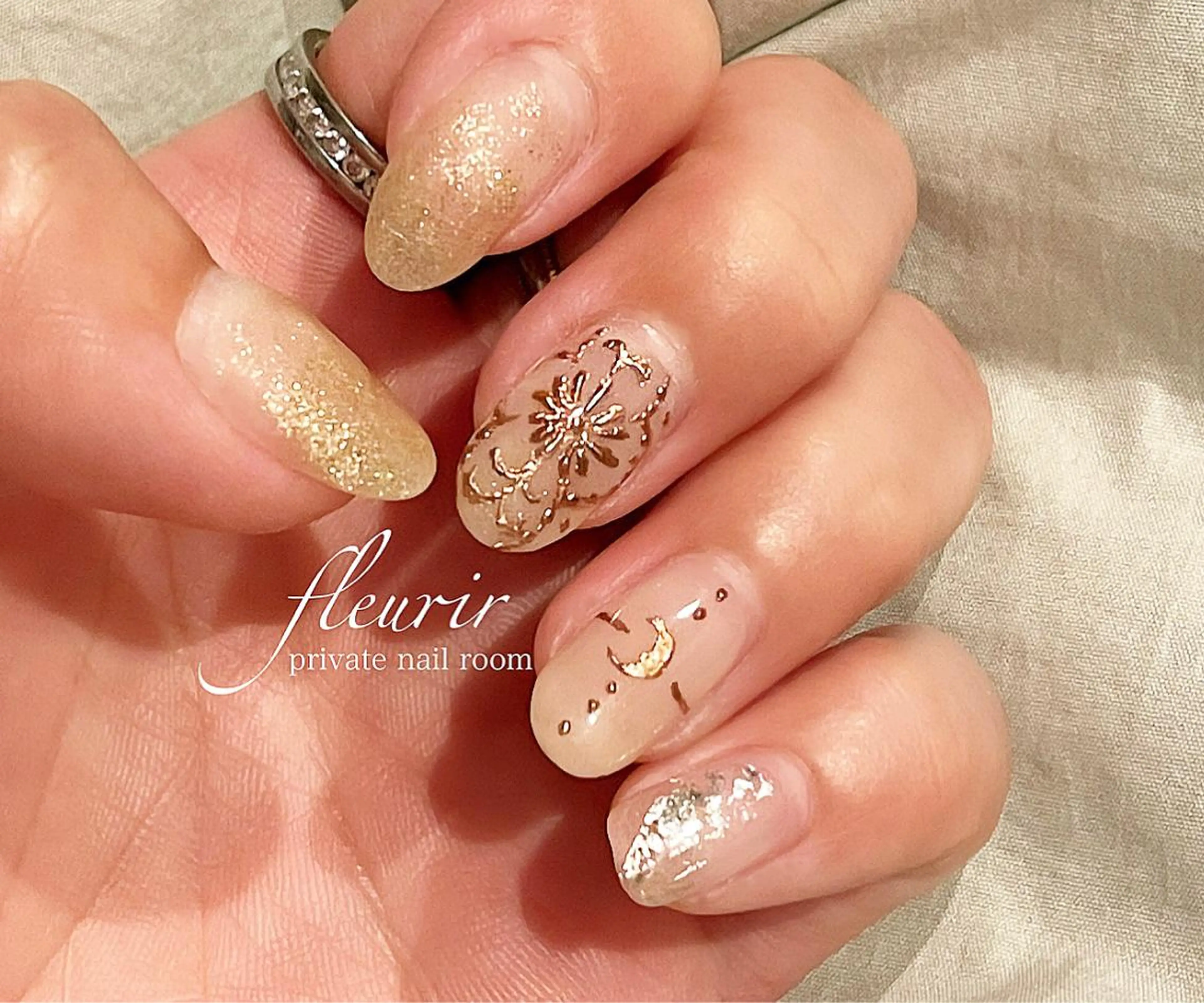 ネイル アートネイル 長さ出し ジェルネイル ゴールド グラデーション フルリール 【プライベートサロンのネイルデザイン