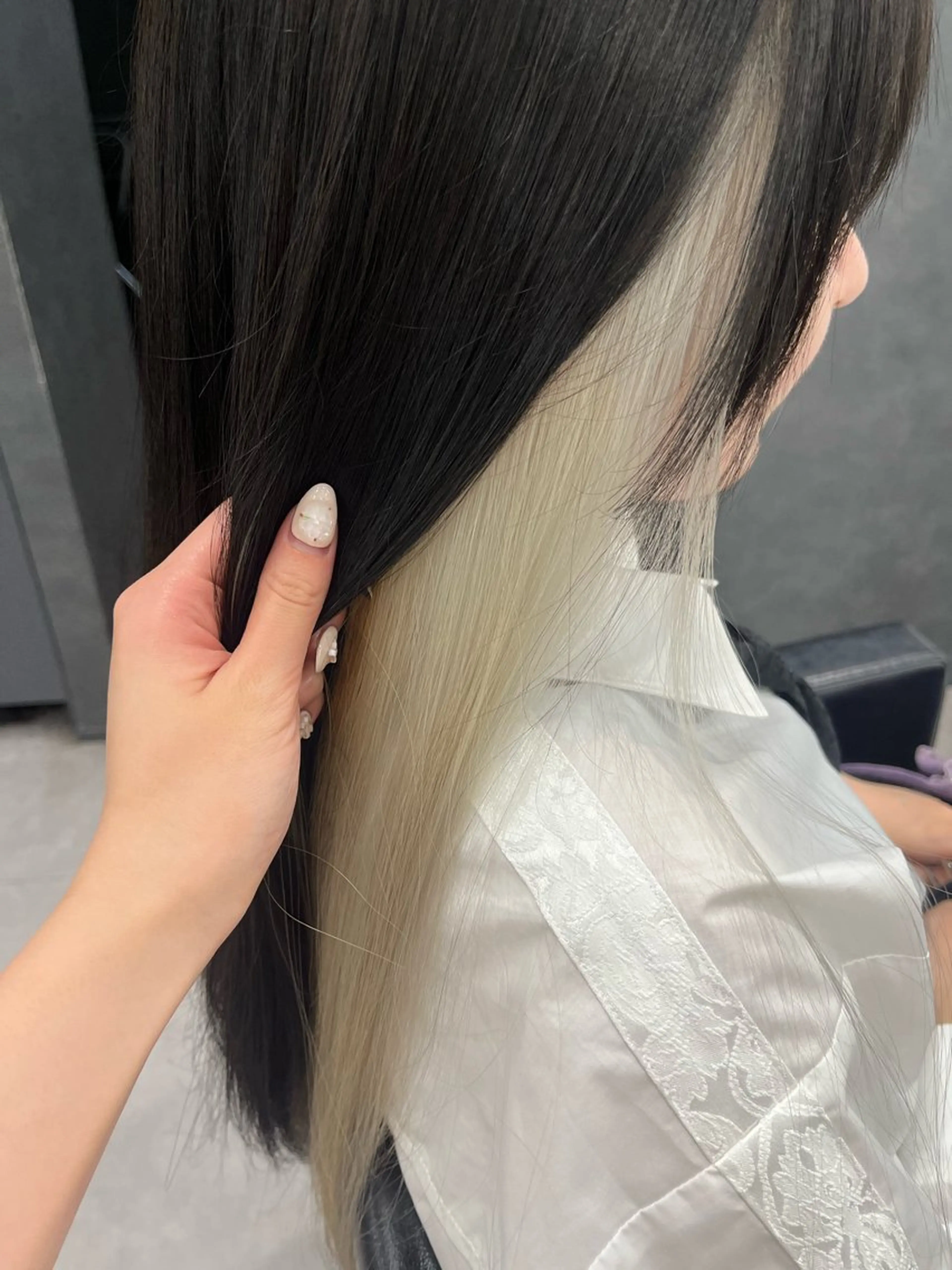 カラー Bond Story white所属・やまもと ここのヘアスタイル