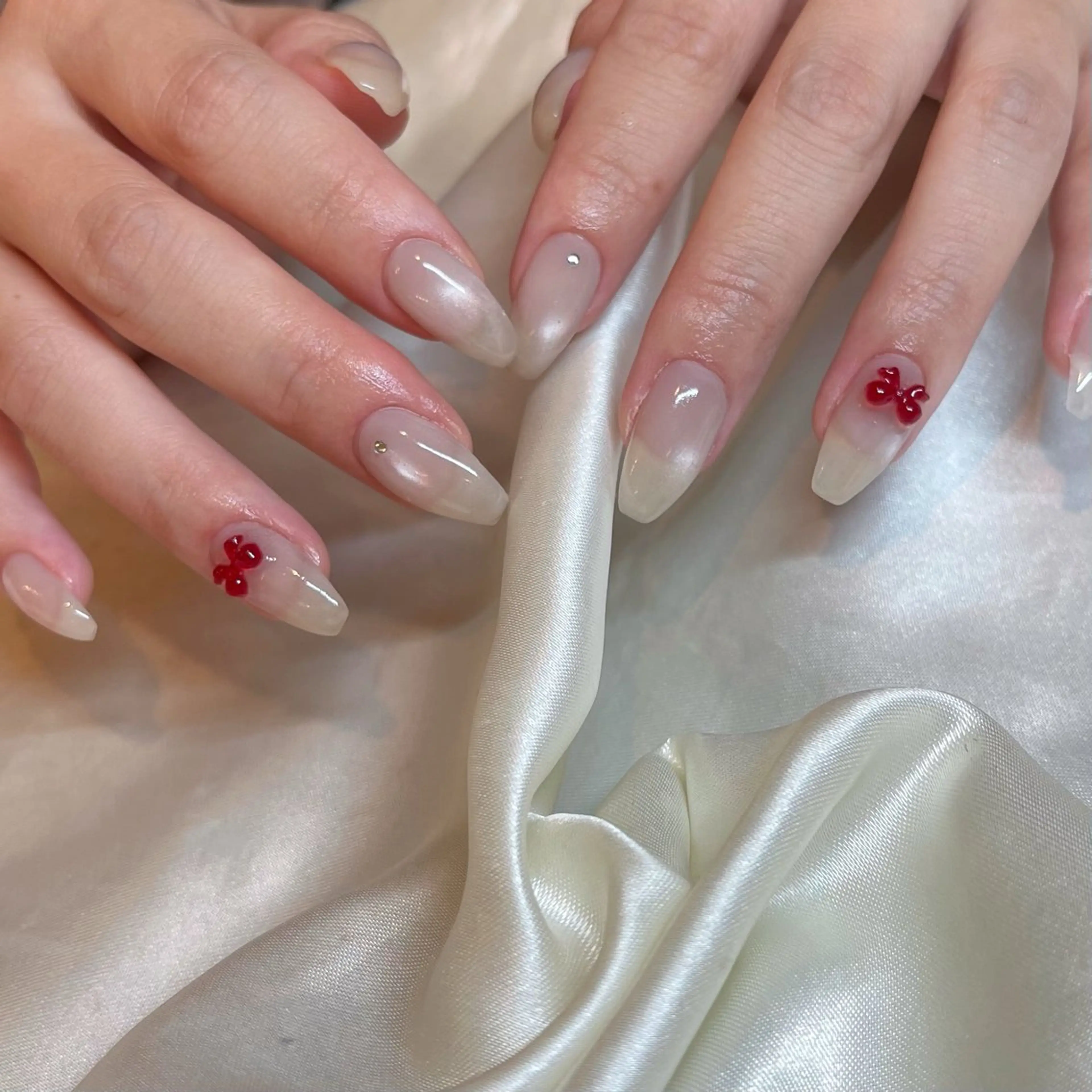 ネイル ニュアンスネイル 冬ネイル クリスマス ハンドネイル petit所属・Yuka ネイリストのネイルデザイン