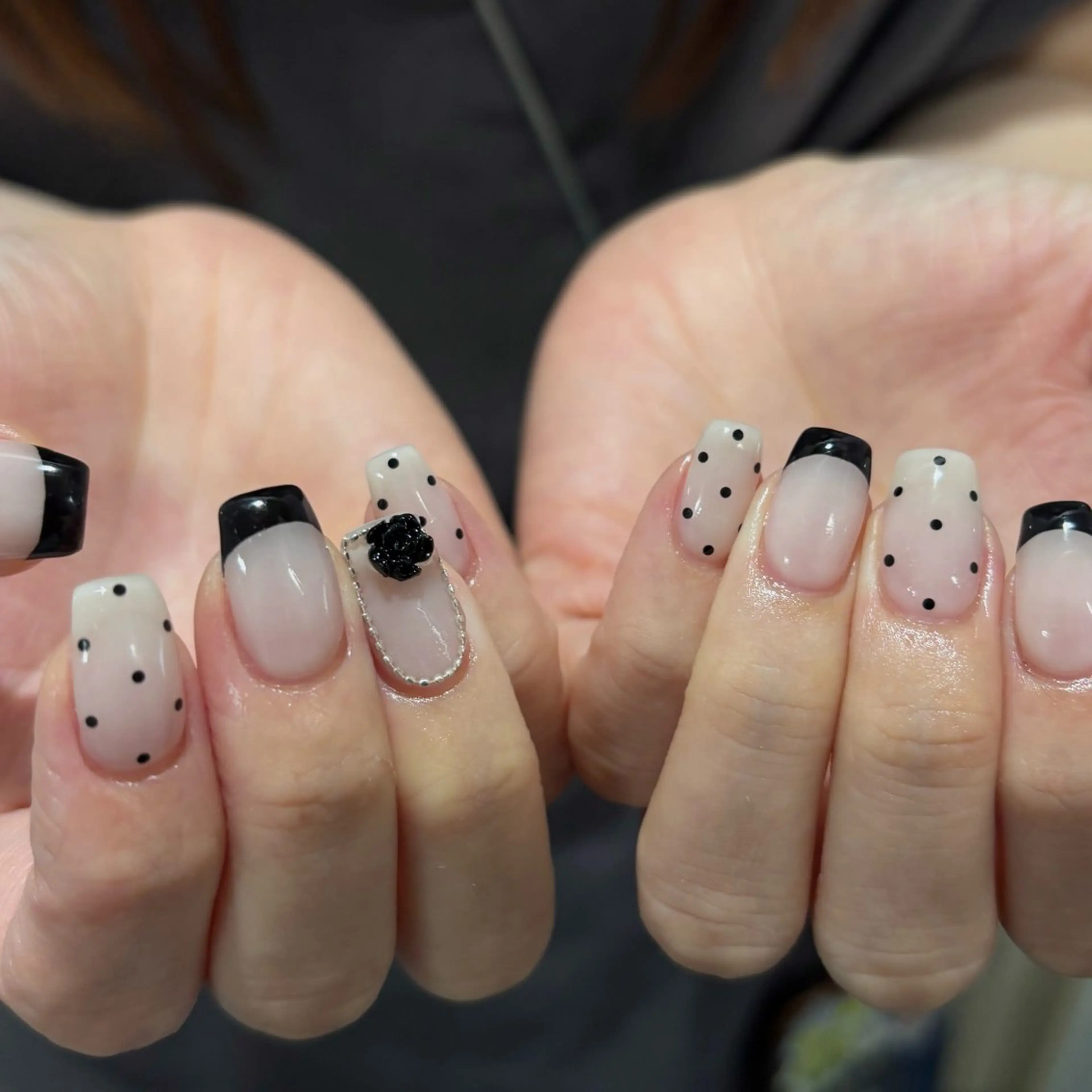 ミディアム minuit RIO🪽のネイルデザイン