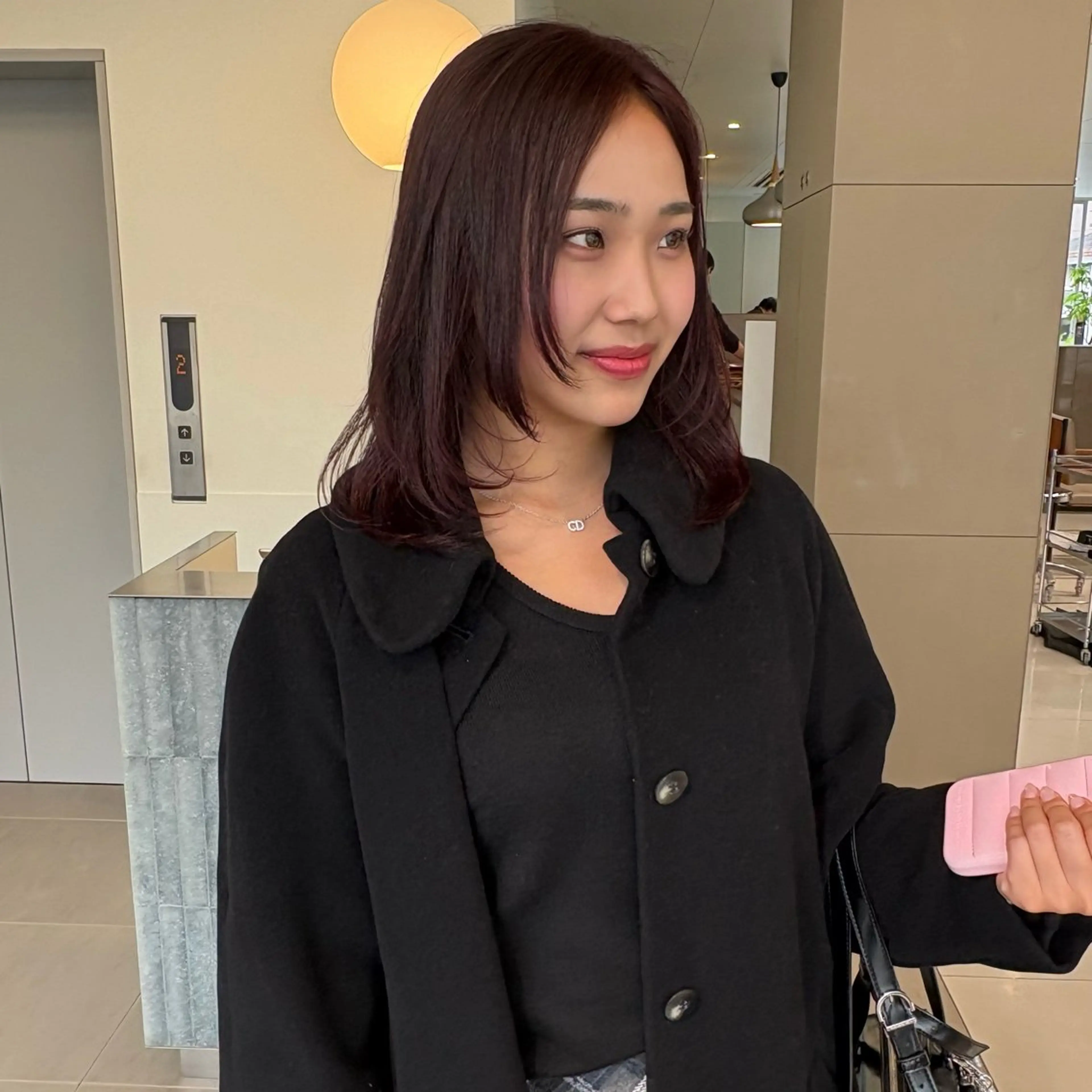 セミロング ヘアカラー レイヤーカット🐩 透明感カラー モカのヘアスタイル