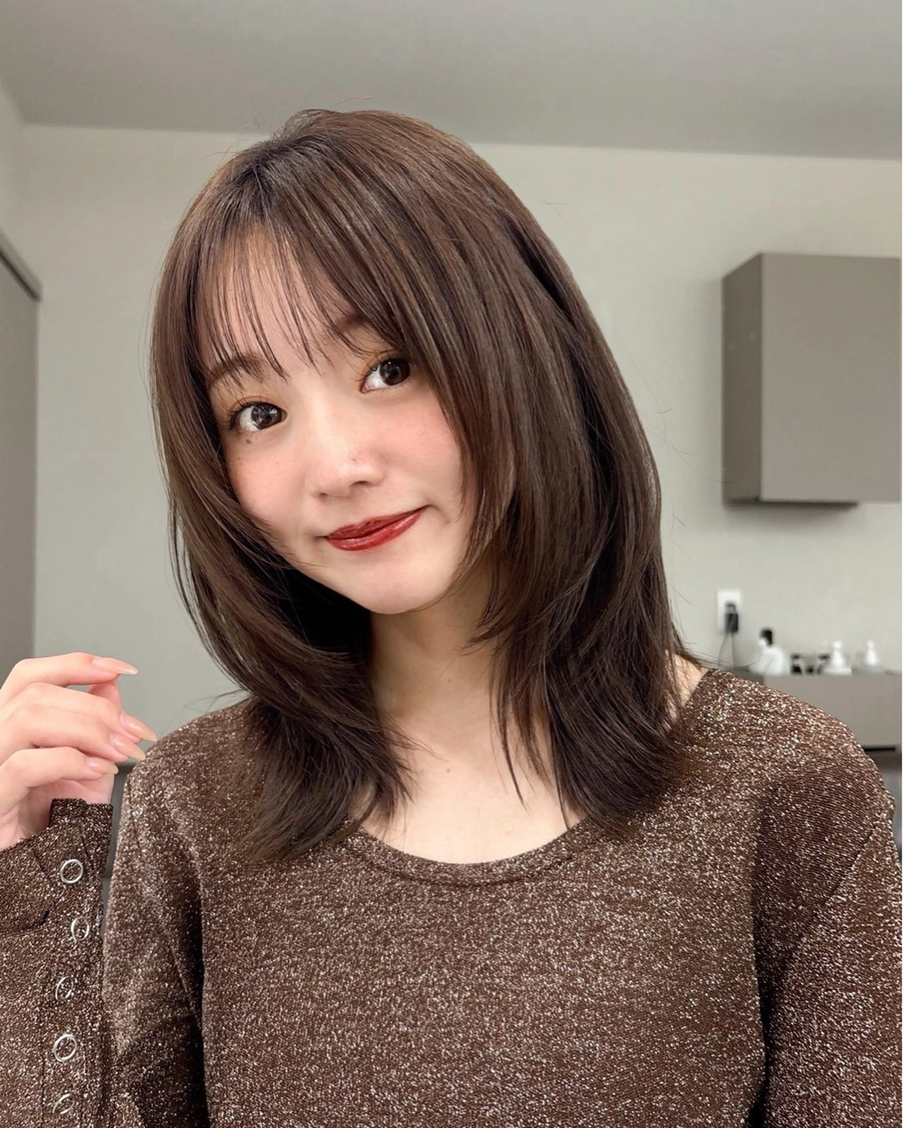 ミディアム カット ヘアカラー manami/ レイヤー/小顔カットのヘアスタイル