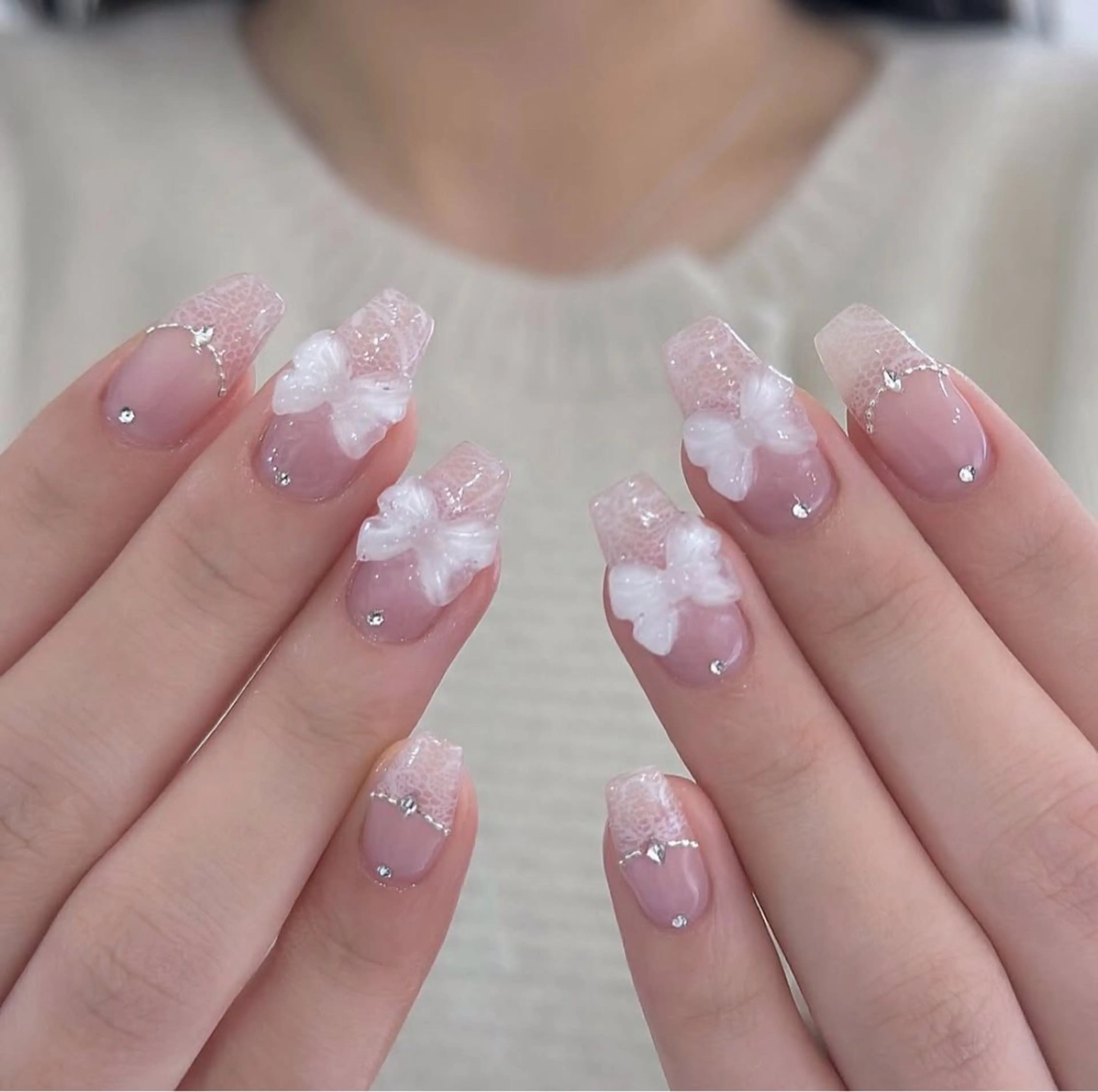ネイル 長さ出し グラデーション キラキラネイル 韓国ネイル ラメ(グリッター) ハンドネイル ハンドケア Chisa Nail Studio所属・チ サのネイルデザイン