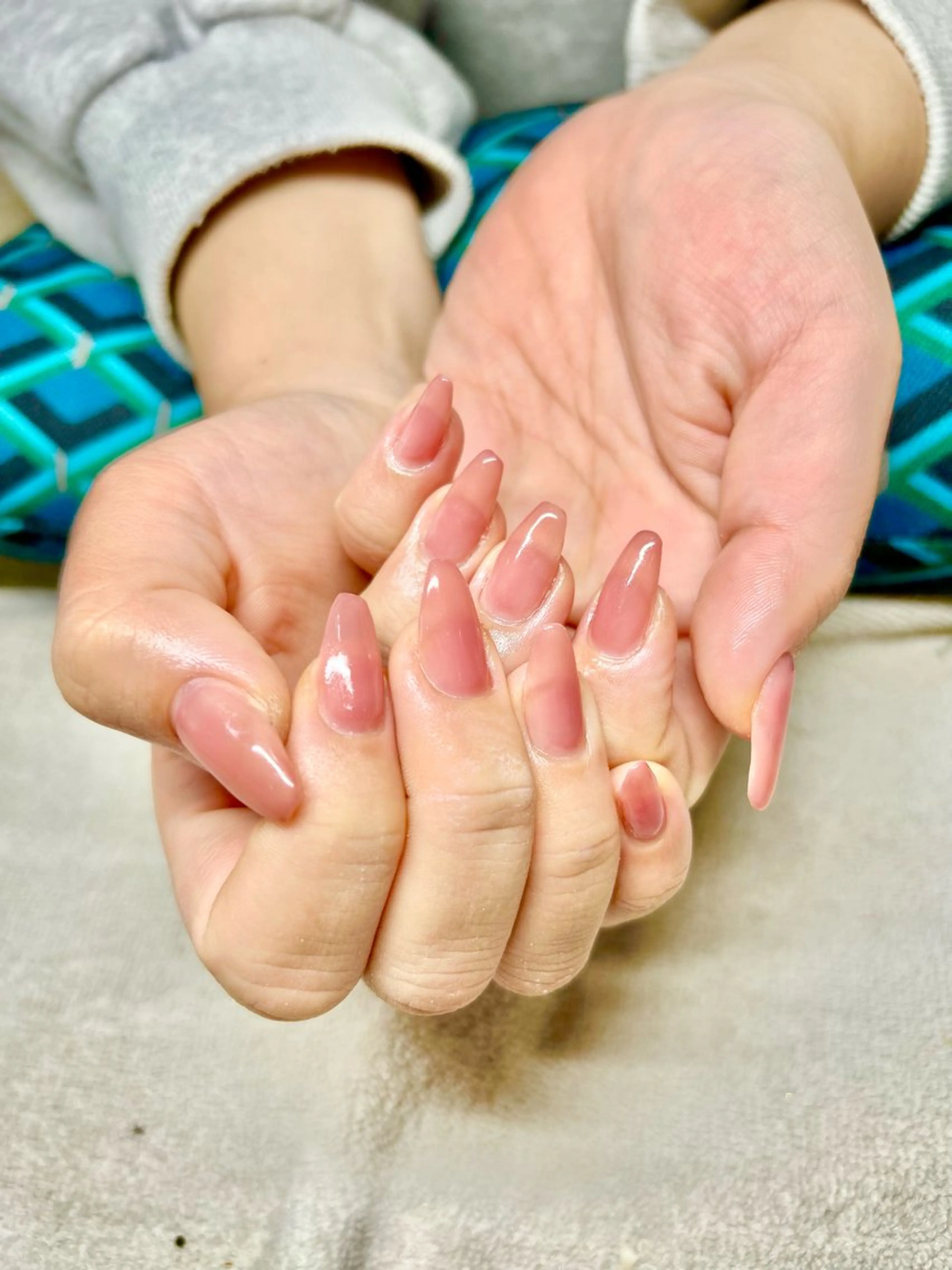 ネイル 長さ出し ワンカラーネイル 春ネイル ハンドネイル nails Mintia ～esaka～所属・松本 麻子のネイルデザイン