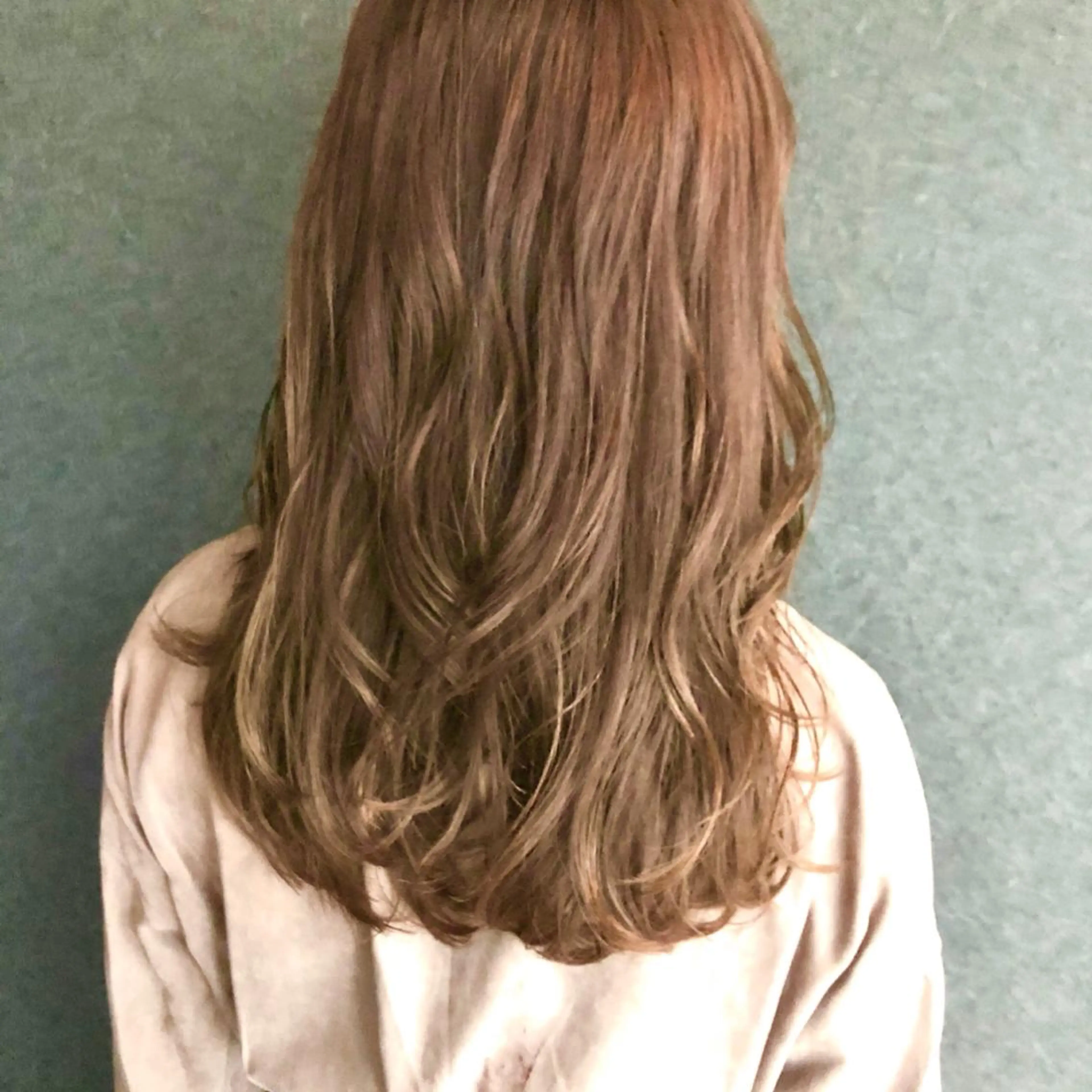 セミロング シェアハピ ヤマモトのヘアスタイル