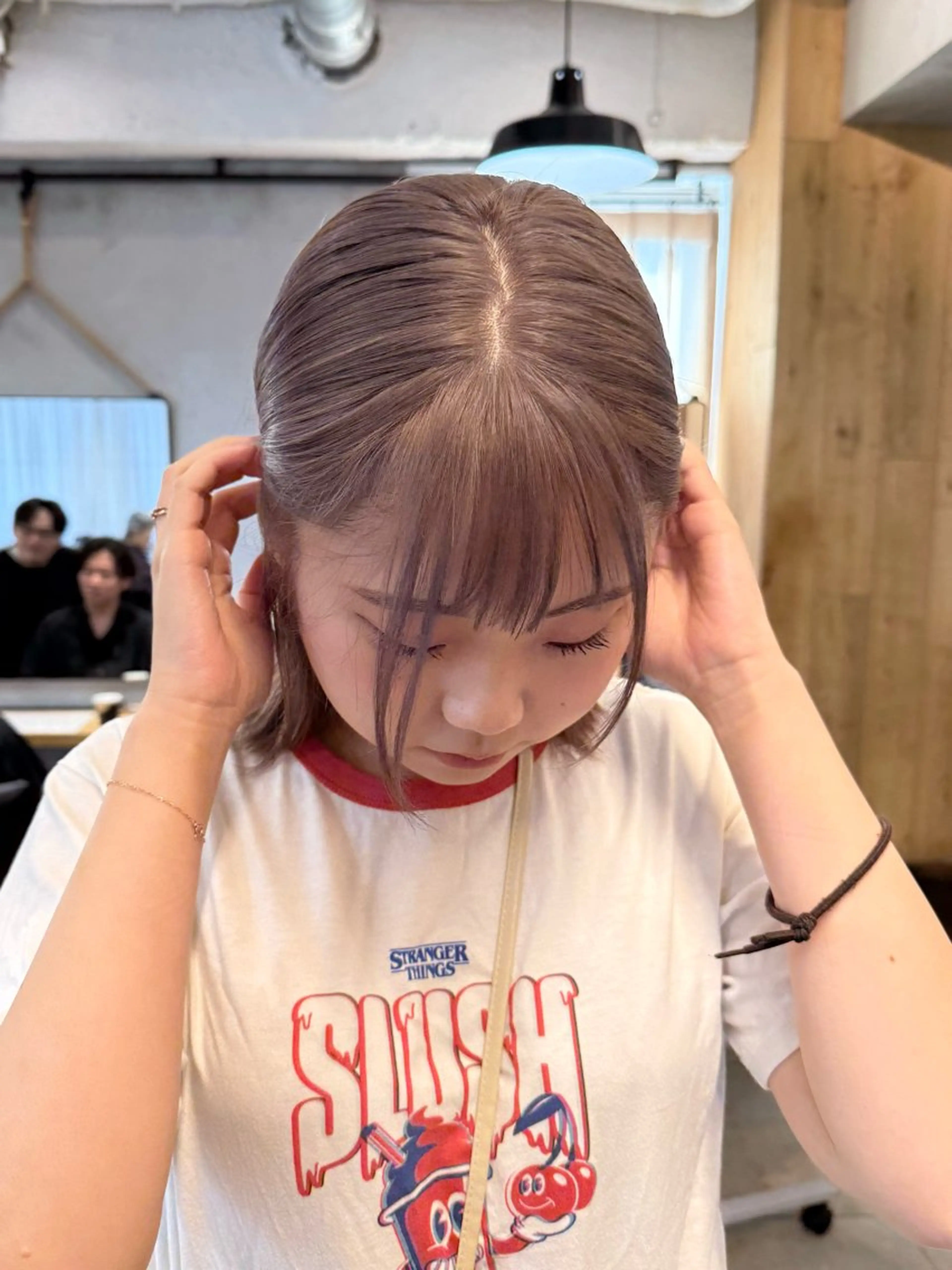 ショート カラー ミルクティー× グレージュMOMOのヘアスタイル