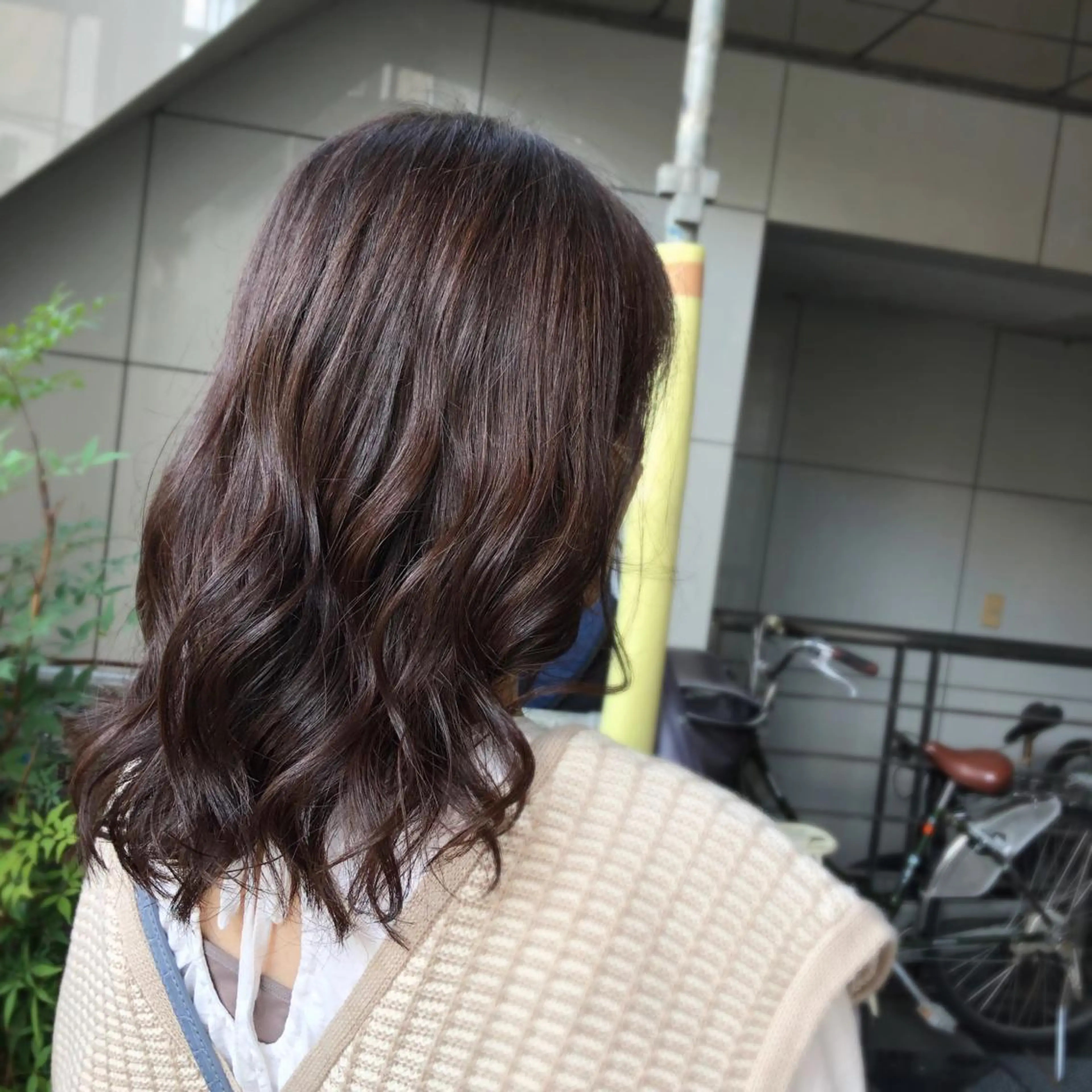 ミディアム カラー ヘアカラー トリートメント 山崎 絵莉香のヘアスタイル