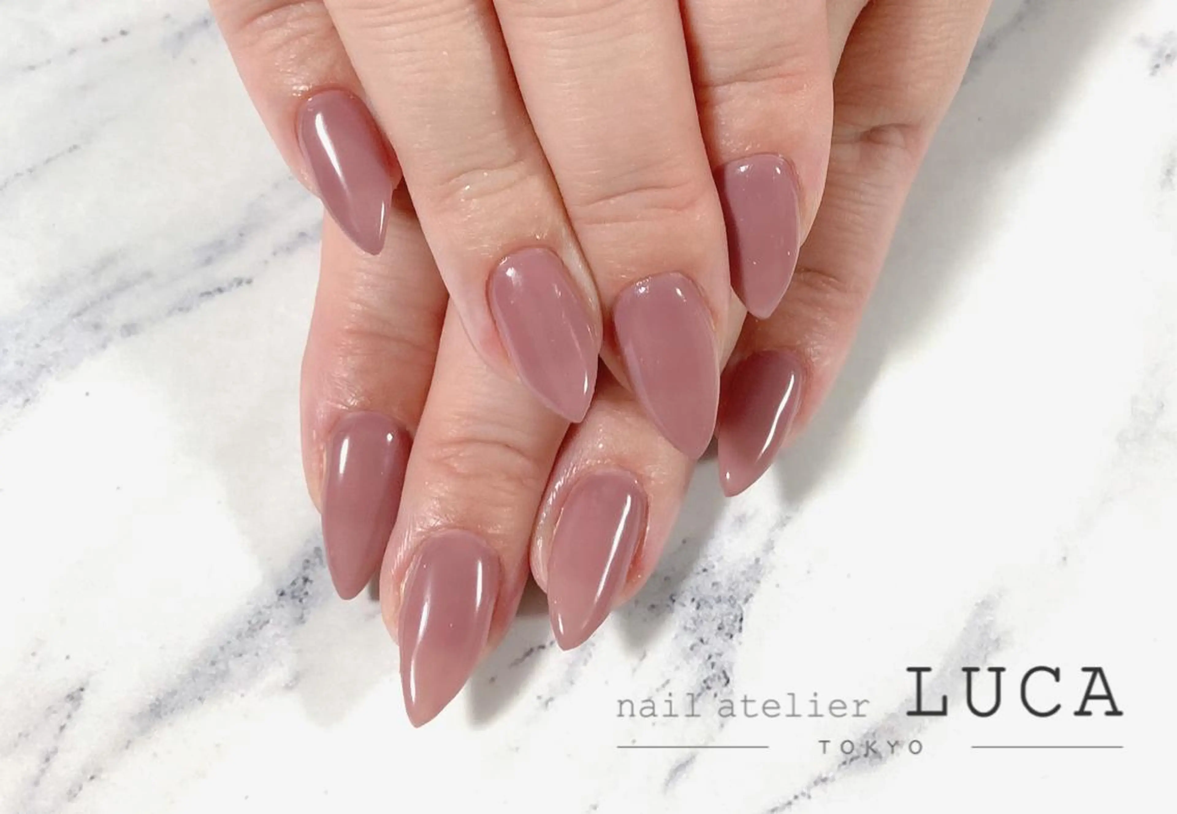 ネイル ジェルネイル ワンカラーネイル パラジェル ネイルアトリエルカ スタッフのネイルデザイン