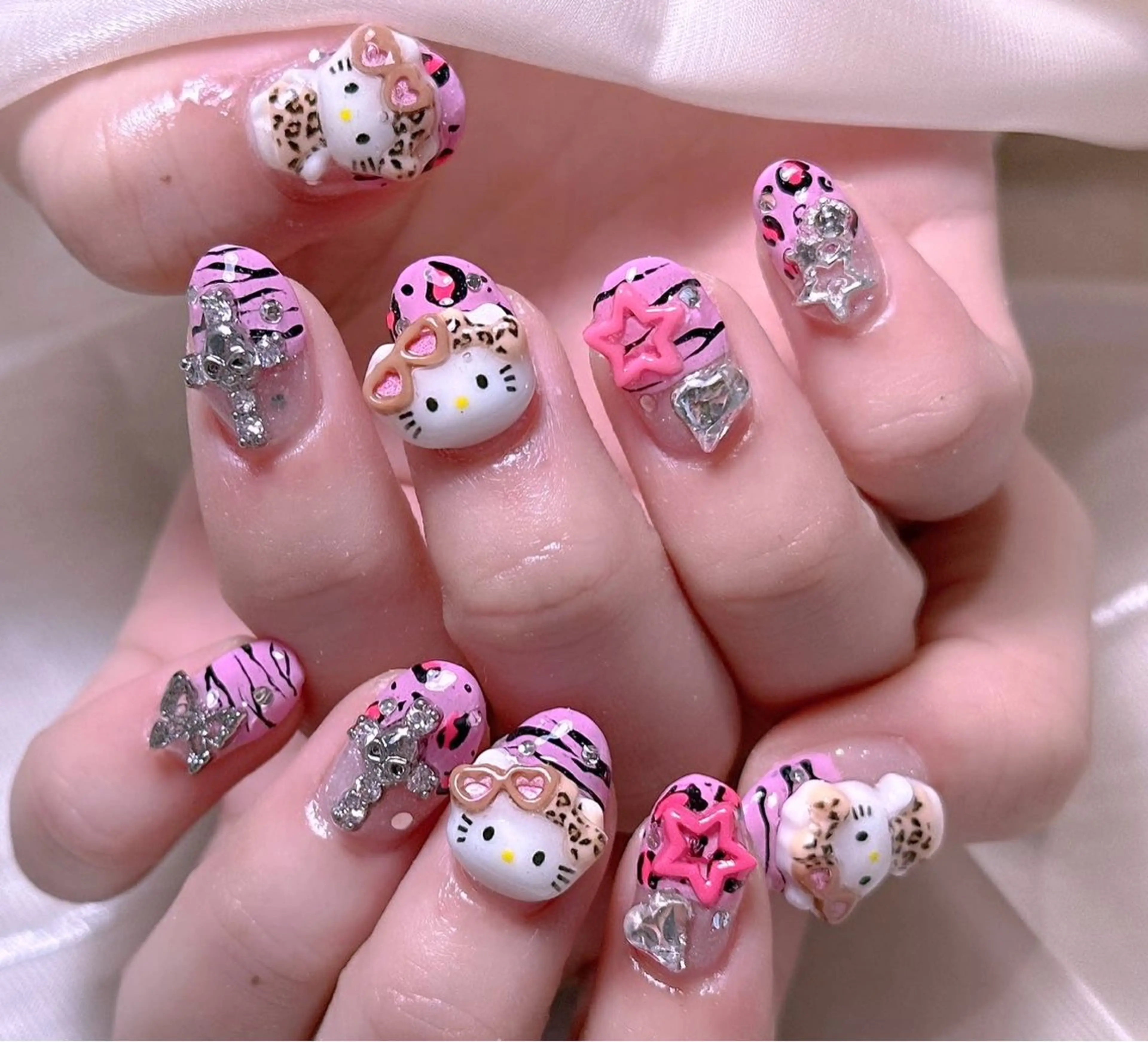 ネイル チークネイル フレンチネイル ハート 韓国ネイル レース 美爪パラジェル導入店 Sunnilyのネイルデザイン