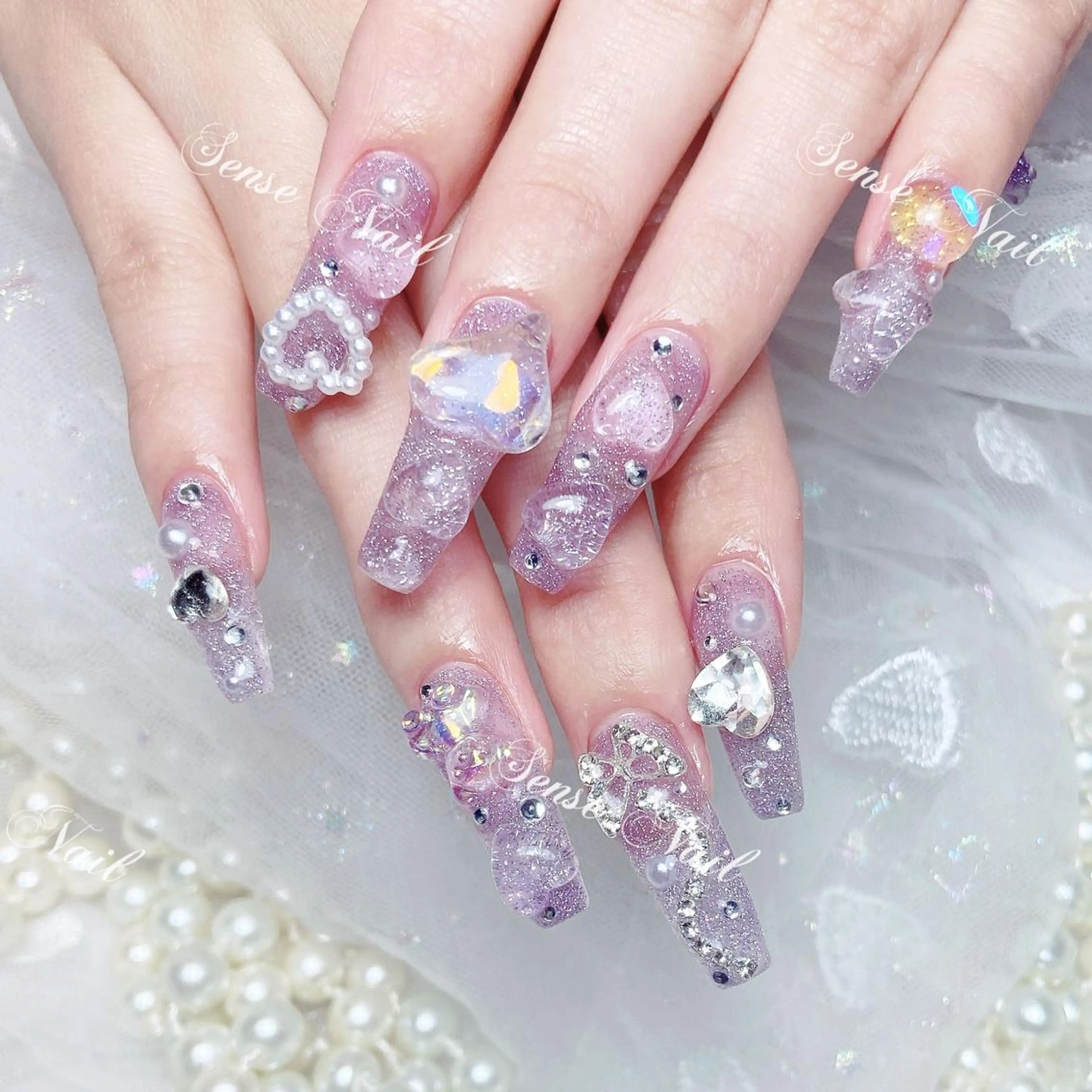 ネイル ハンドネイル ハンドケア Queening 🦋のネイルデザイン