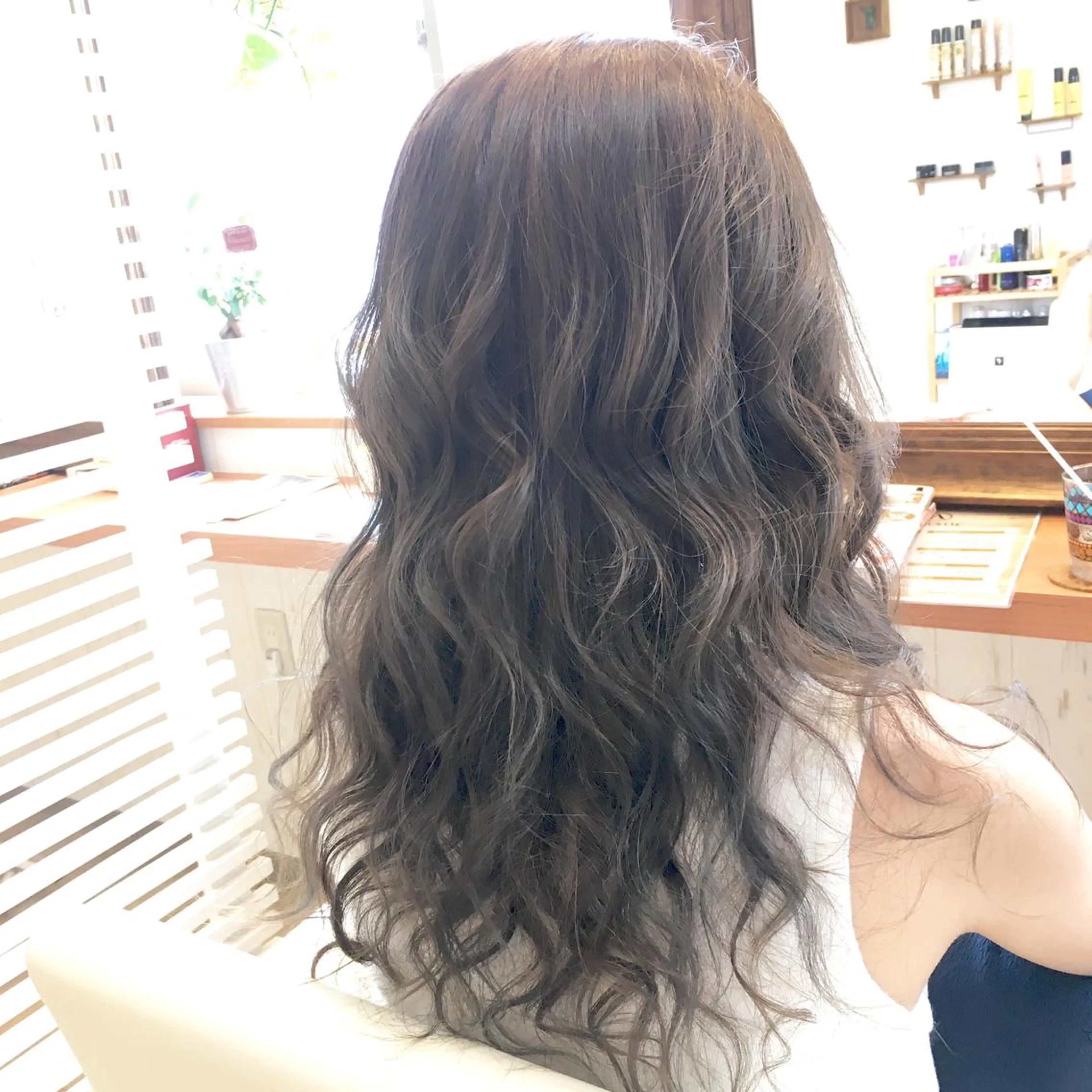 セミロング カラー ショート、ボブ シマダマサトのヘアスタイル