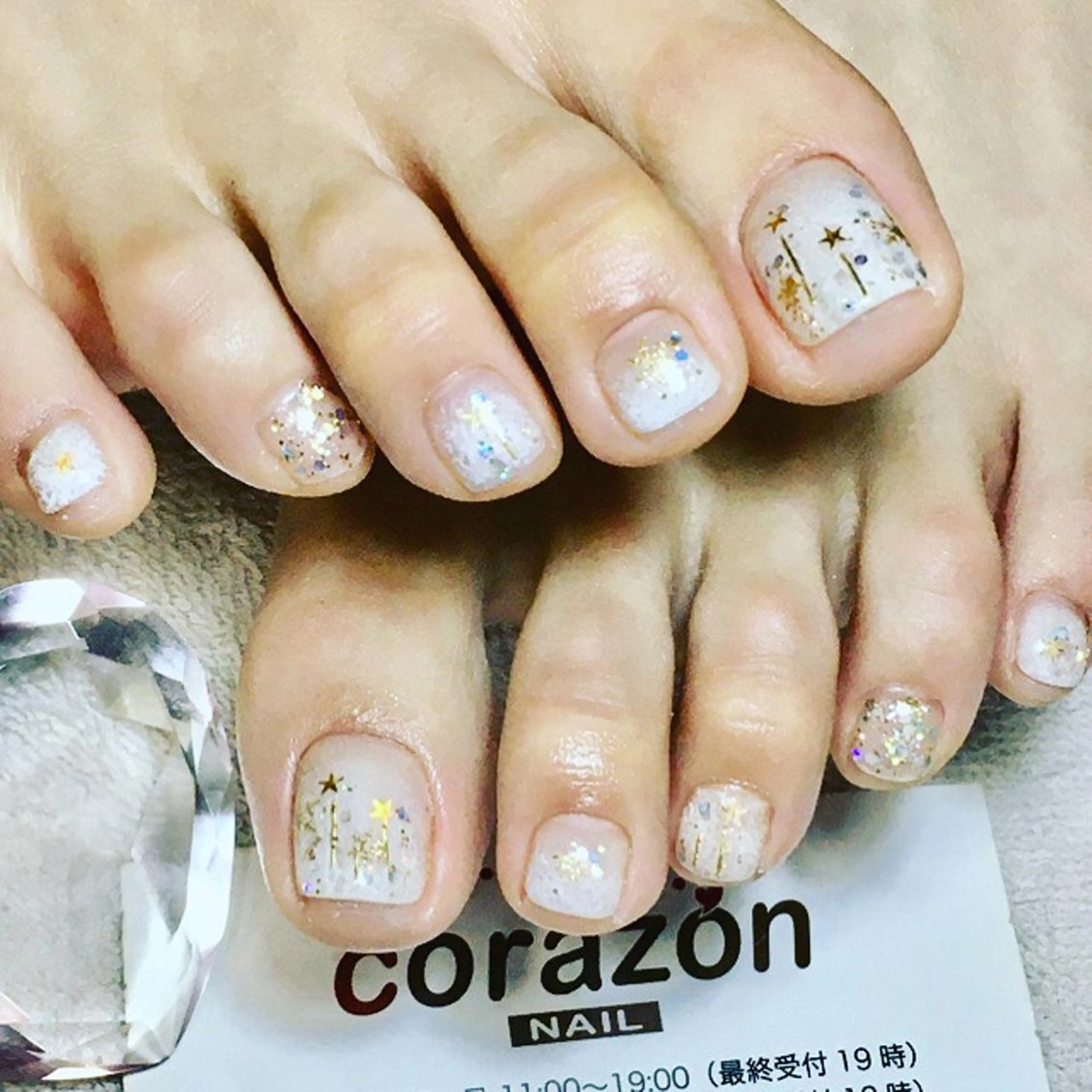 ネイル アートネイル グラデーション ホワイト 冬ネイル クリスマス corazon所属・ネイリスト aicoのネイルデザイン