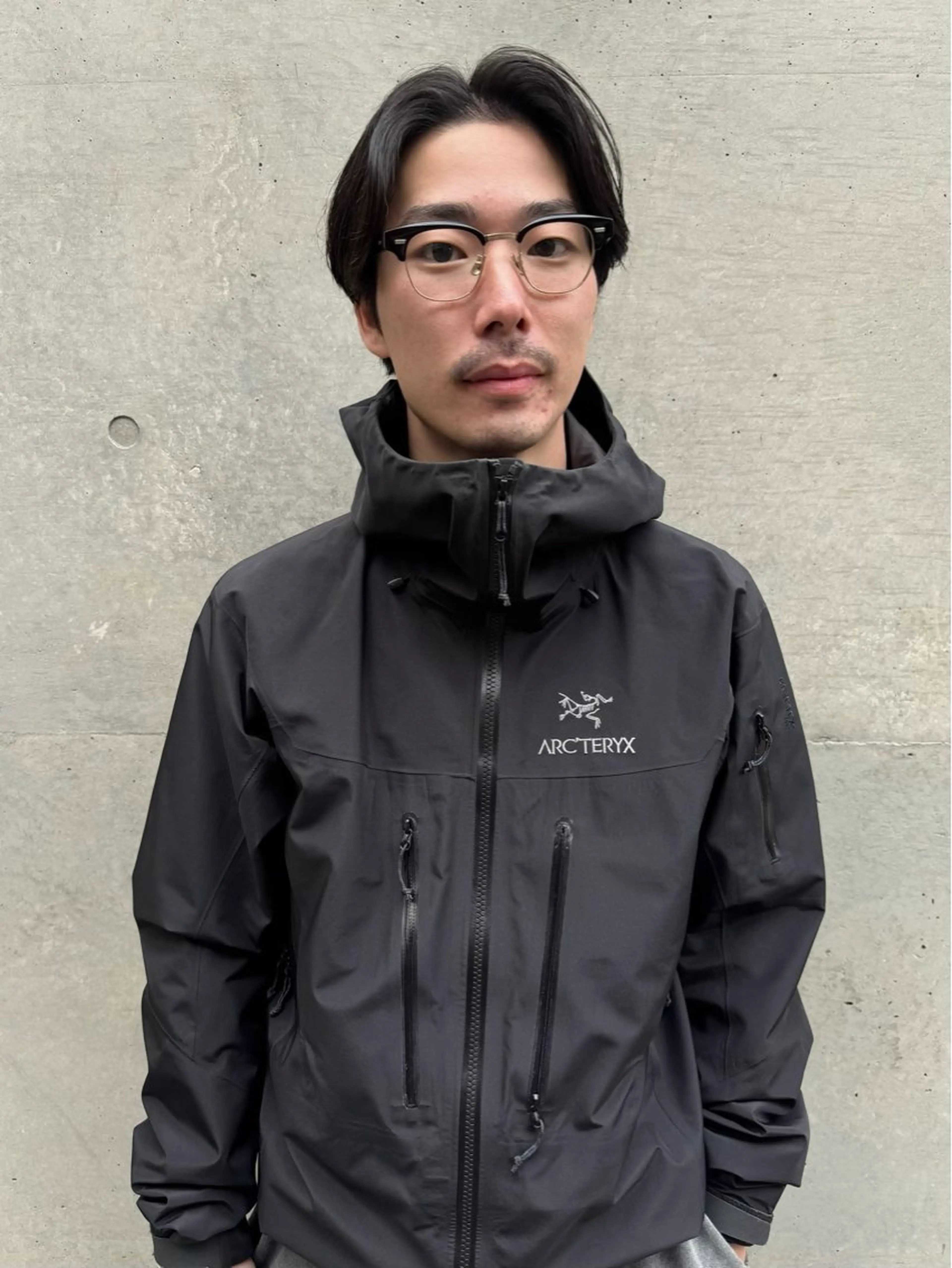 ショート メンズ センターパート カット 神田橋 翔太郎のヘアスタイル