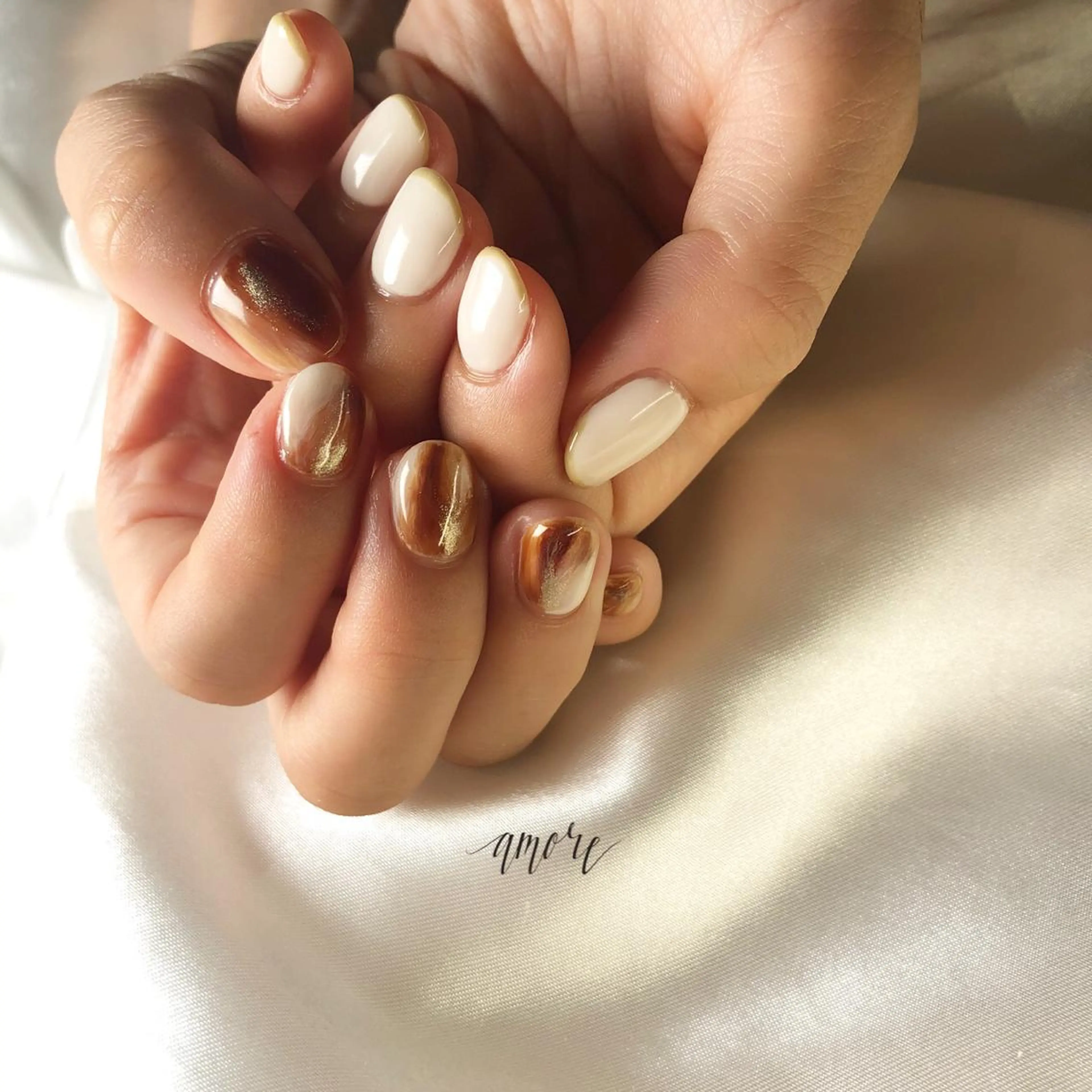 ネイル ジェルネイル 氷ネイル・うるうるネイル マグネットネイル ミラーネイル ニュアンスネイル You kyehwaのネイルデザイン