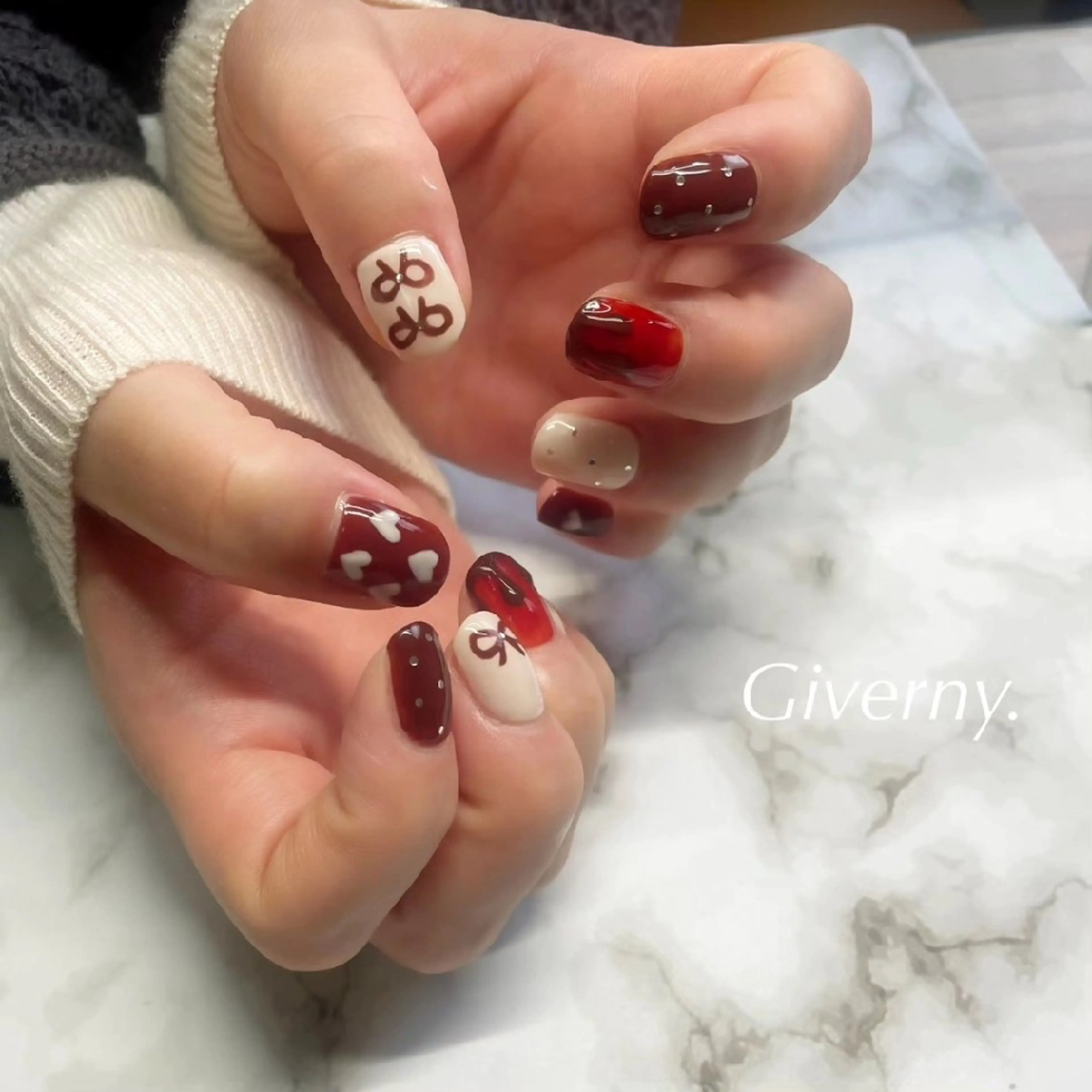 ネイル ハート リボン バレンタイン ハンドネイル Giverny .のネイルデザイン