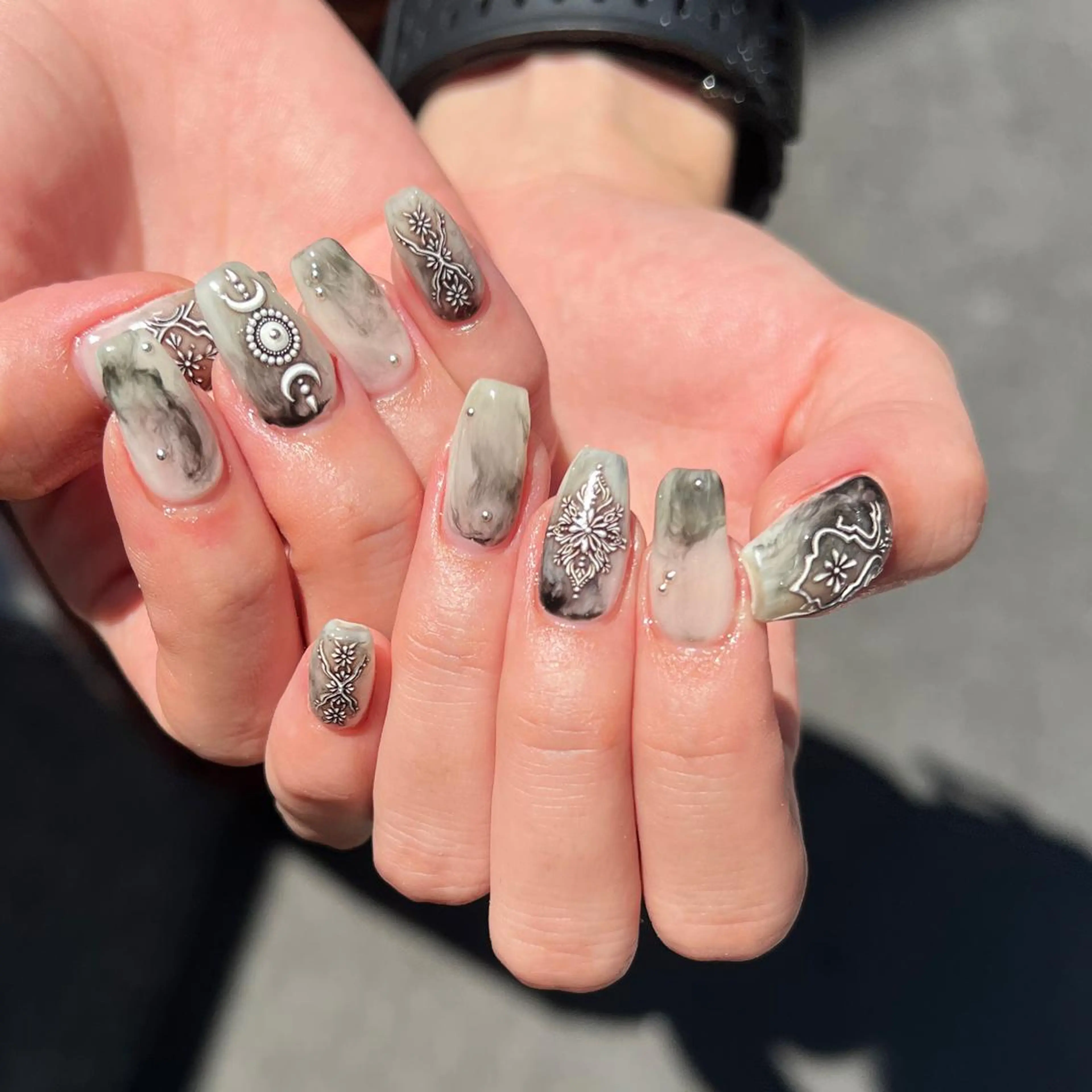 ネイル 持ち込み ハンドネイル 河野 弥月のネイルデザイン