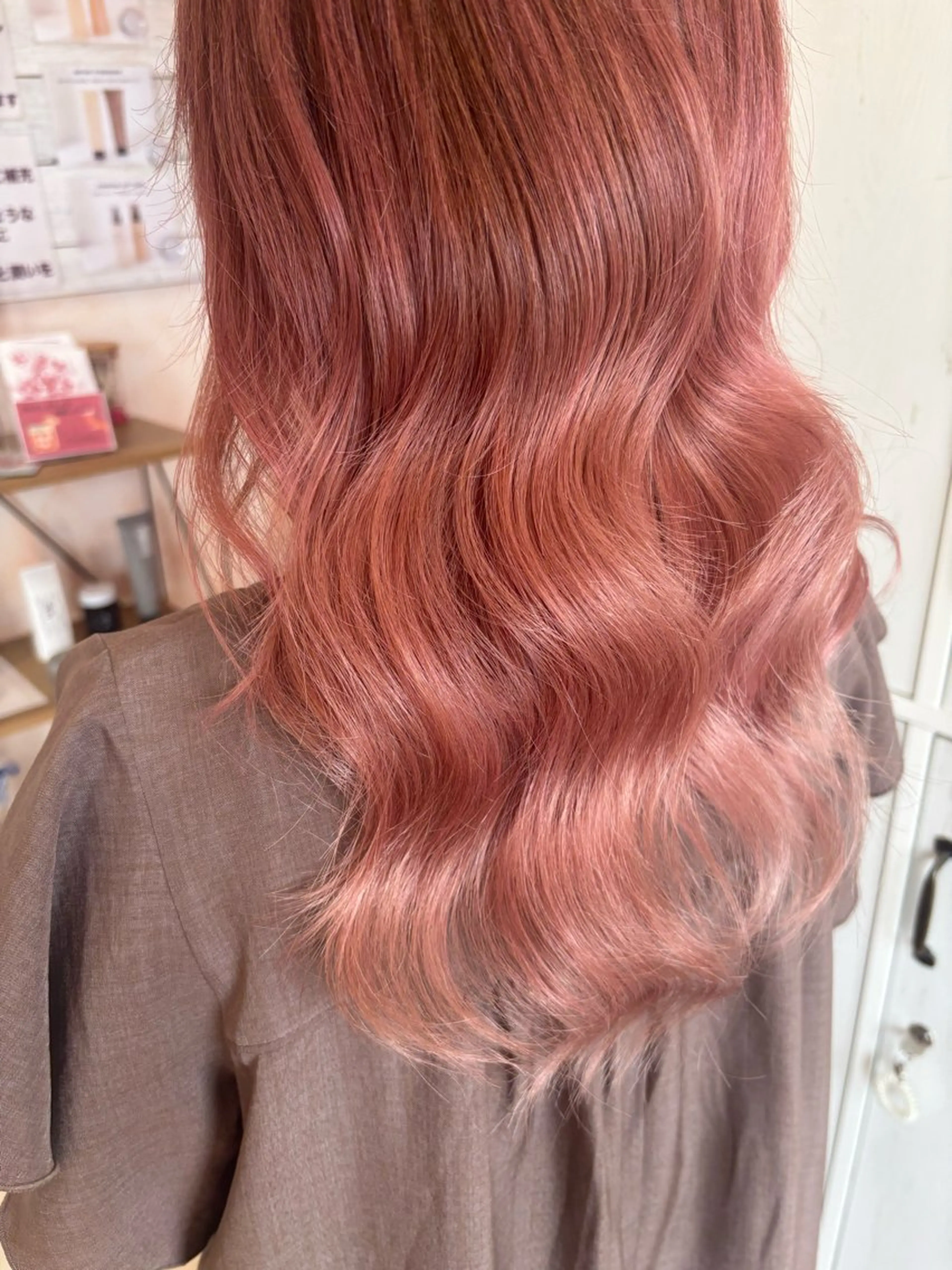 カラー 森山 実結のヘアスタイル