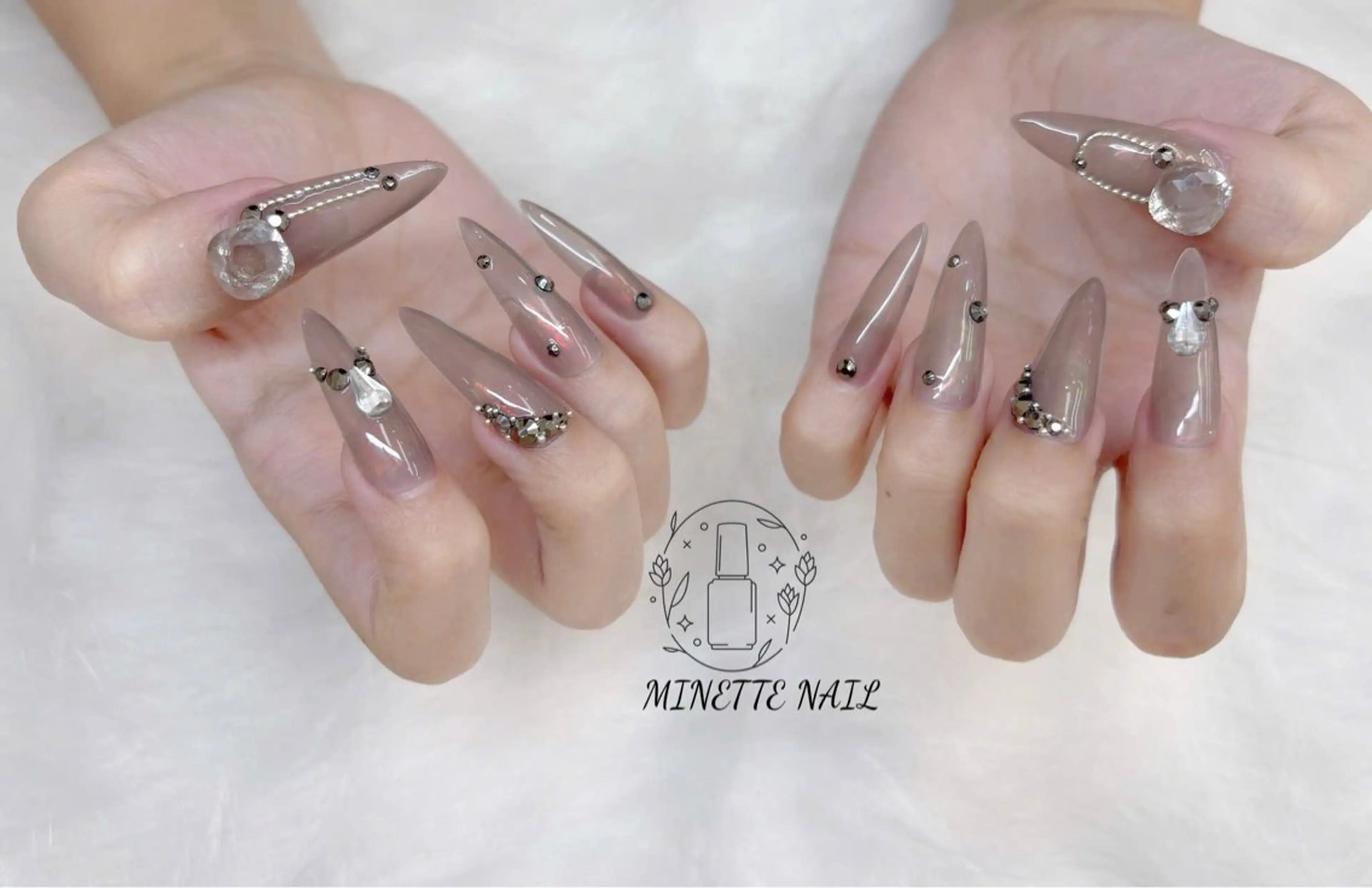 ネイル Minette Nailのネイルデザイン