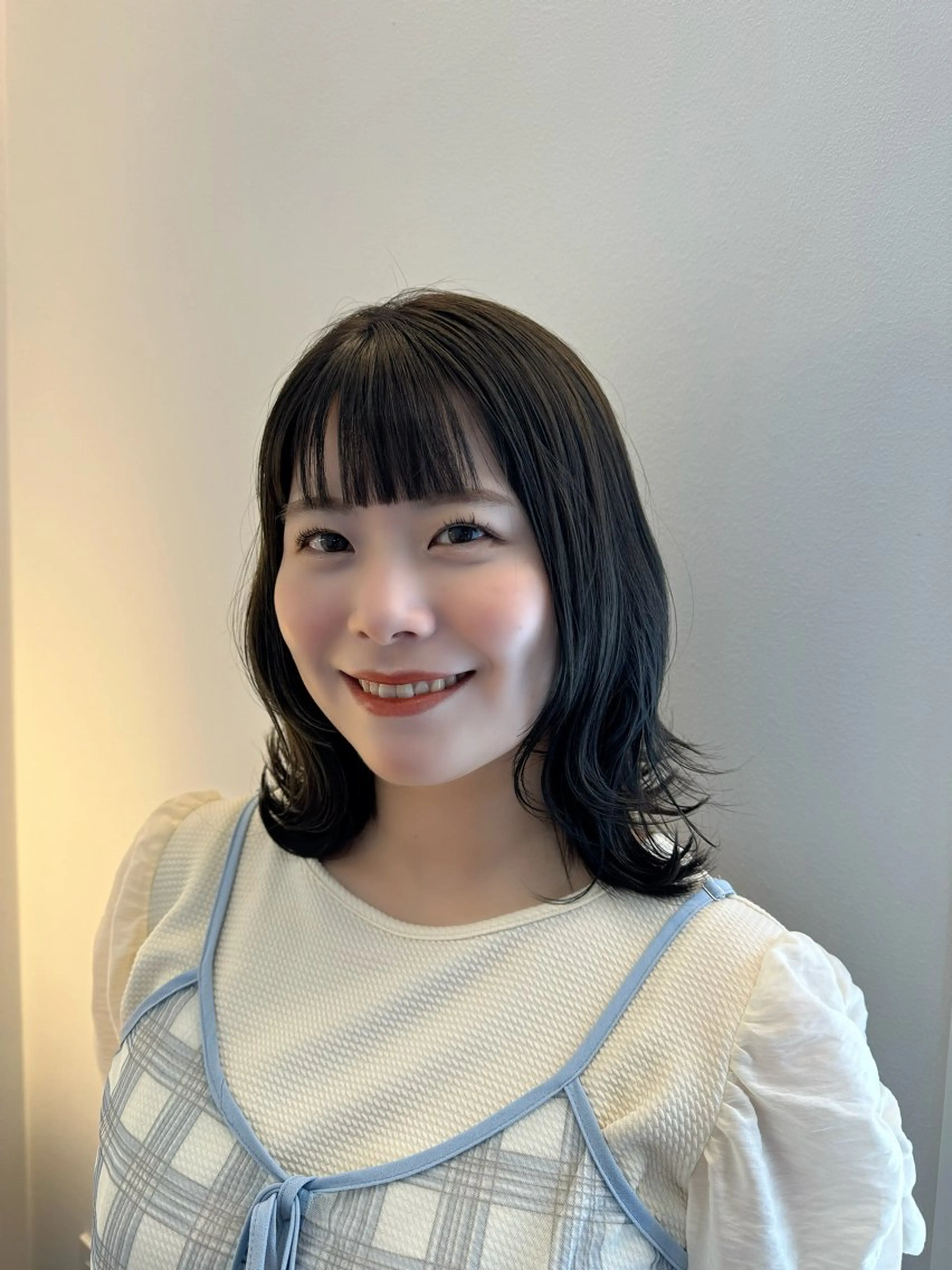 ミディアム くびれヘア 小顔カット トリートメント カット ヘアカラー トリートメント 髪質改善×艶カラー Haruのヘアスタイル