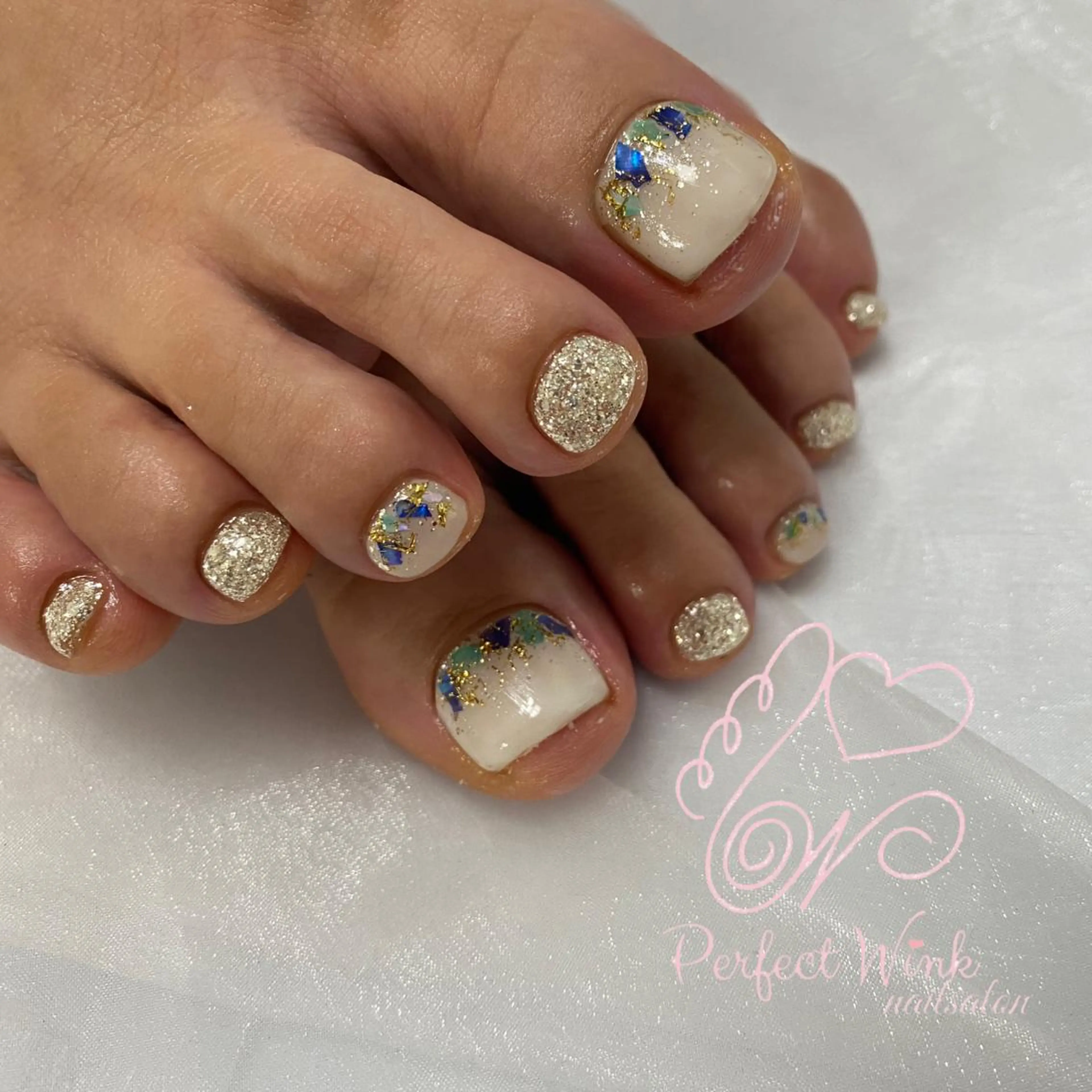 ネイル フットネイル フレンチネイル ジェルネイル グラデーション キラキラネイル ハンドネイル 💅Perfect Wink RUI🌈のネイルデザイン