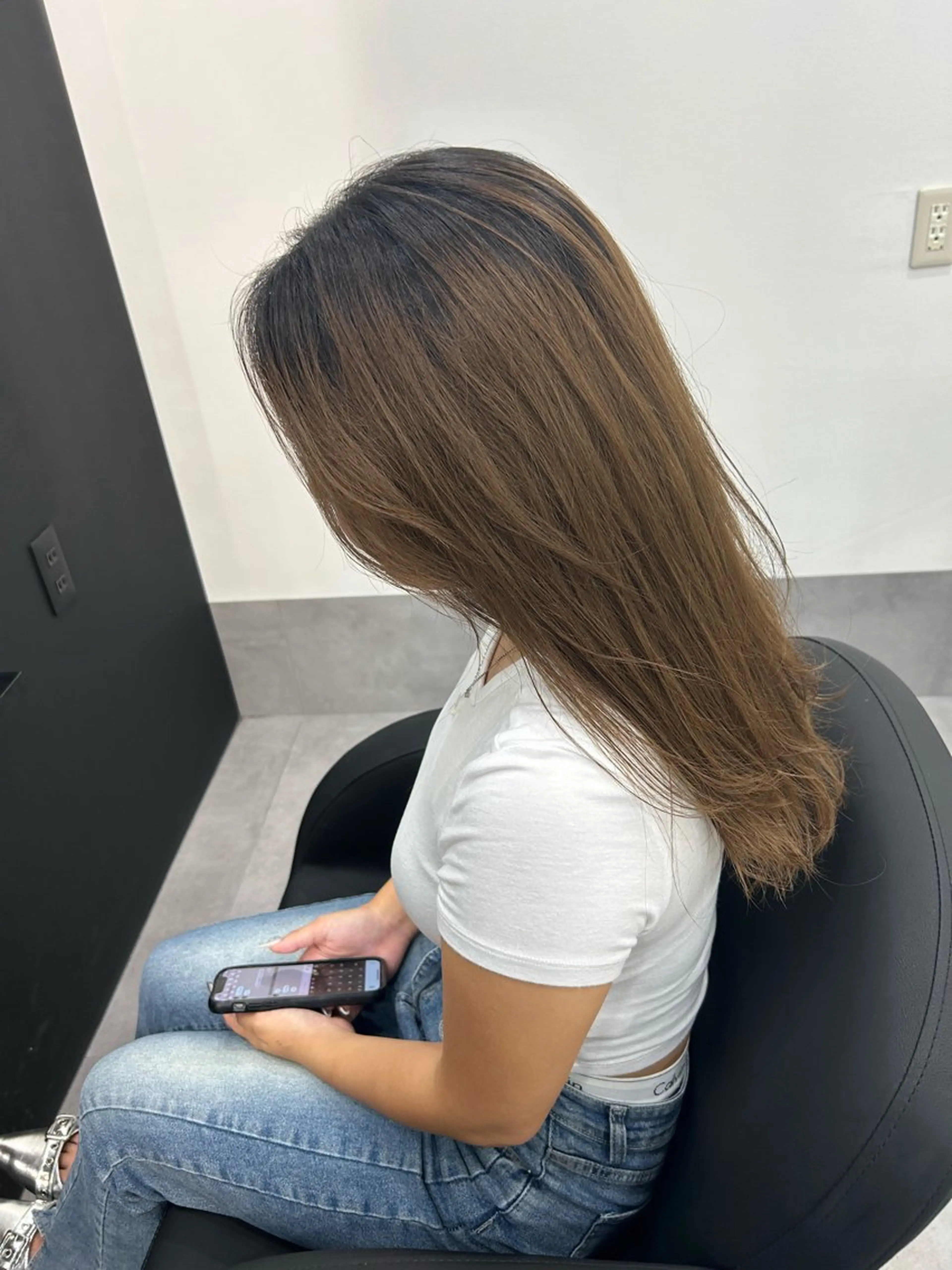 ロング 善財 康葵のヘアスタイル