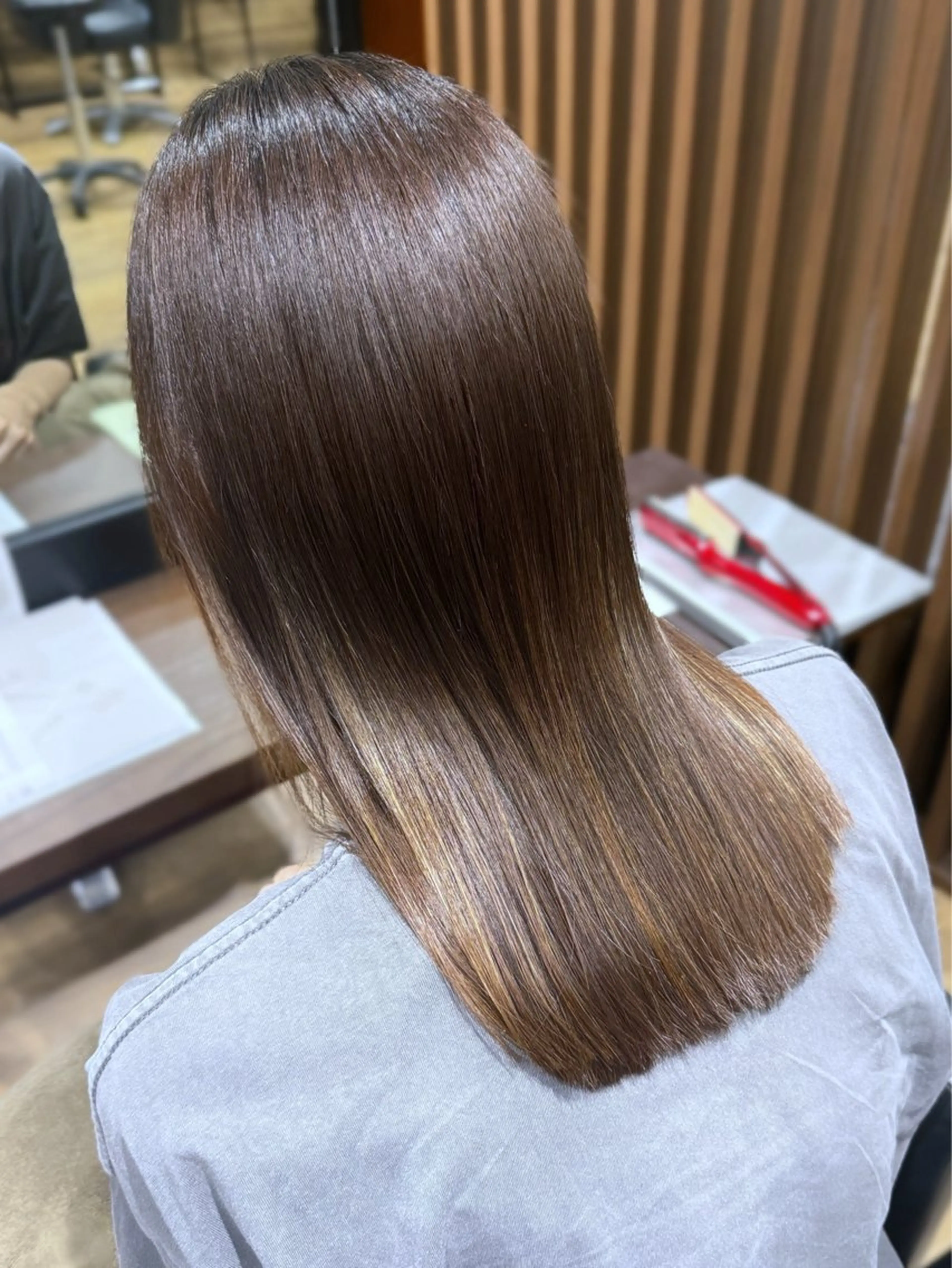 セミロング Happiness CLOVER八木店所属・石井 陽海のヘアスタイル