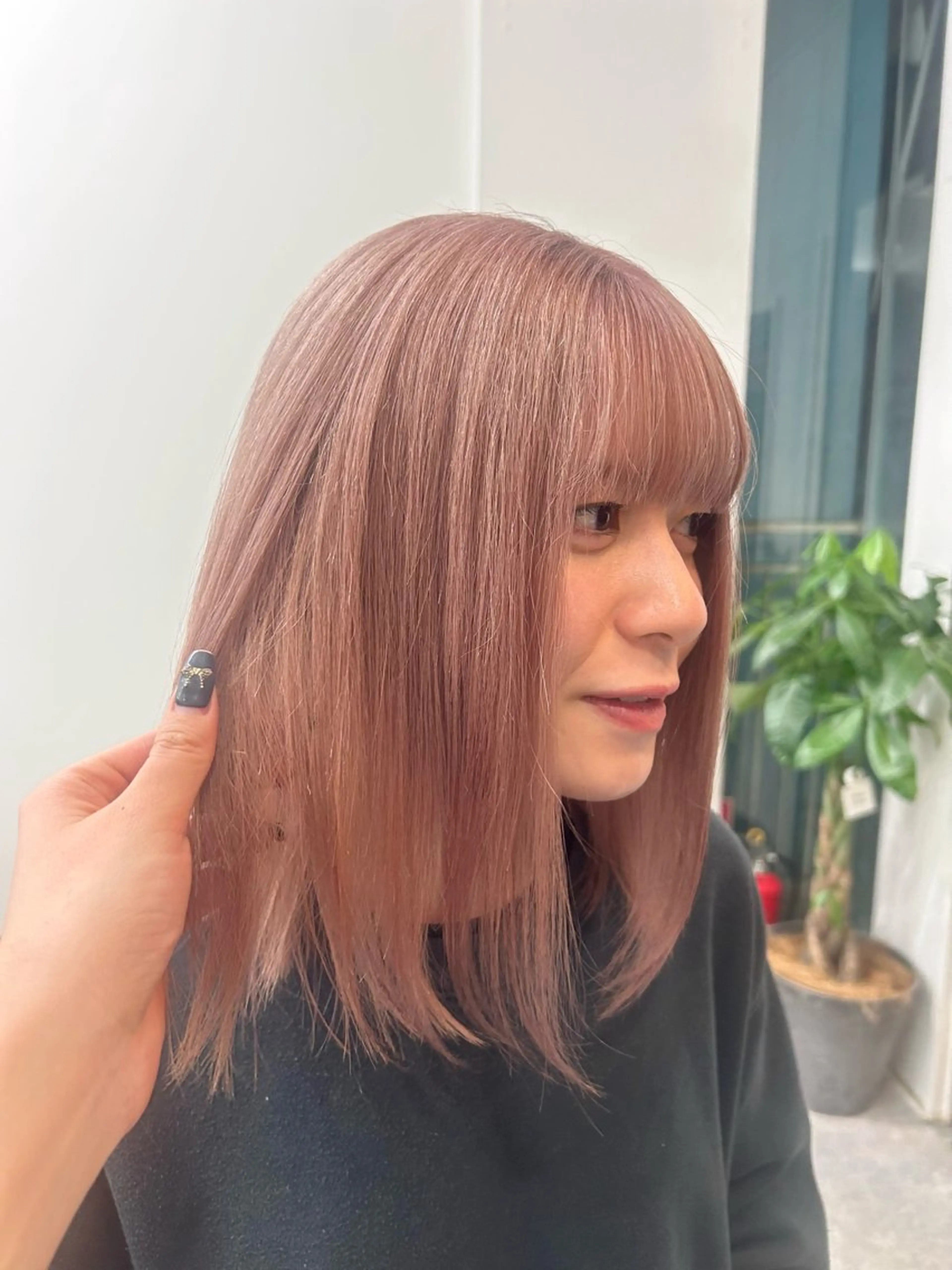 ミディアム カラー ベージュカラー ブリーチ ピンクカラー ピンクベージュ ヘアカラー IO【イオ】ブリーチ/ダブルカラー/髪質改善/ケアブリーチ/ハイトーン/長野市/長野駅所属・金澤 希空のヘアスタイル