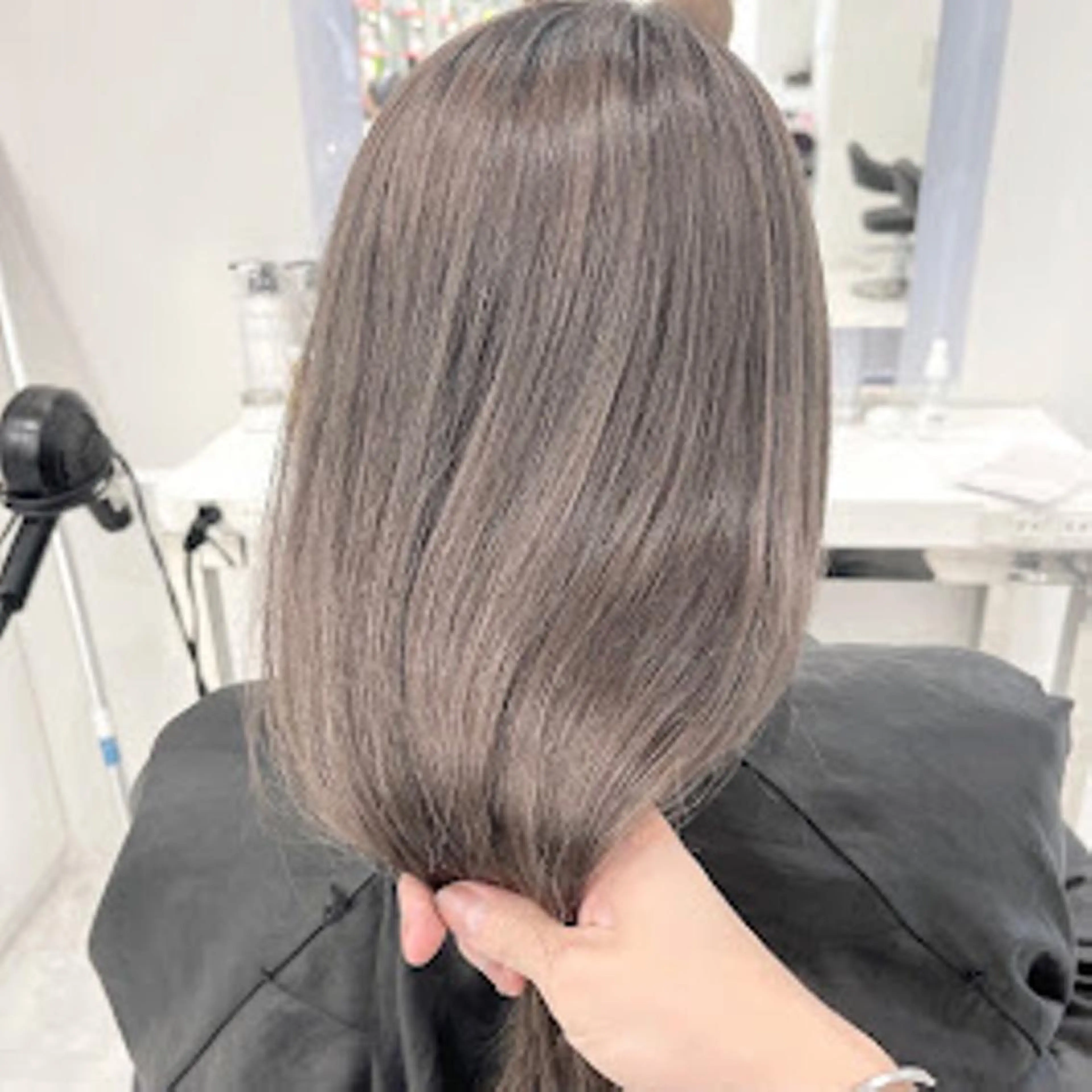 カラー 🪞SHE池袋 Official🪞のヘアスタイル