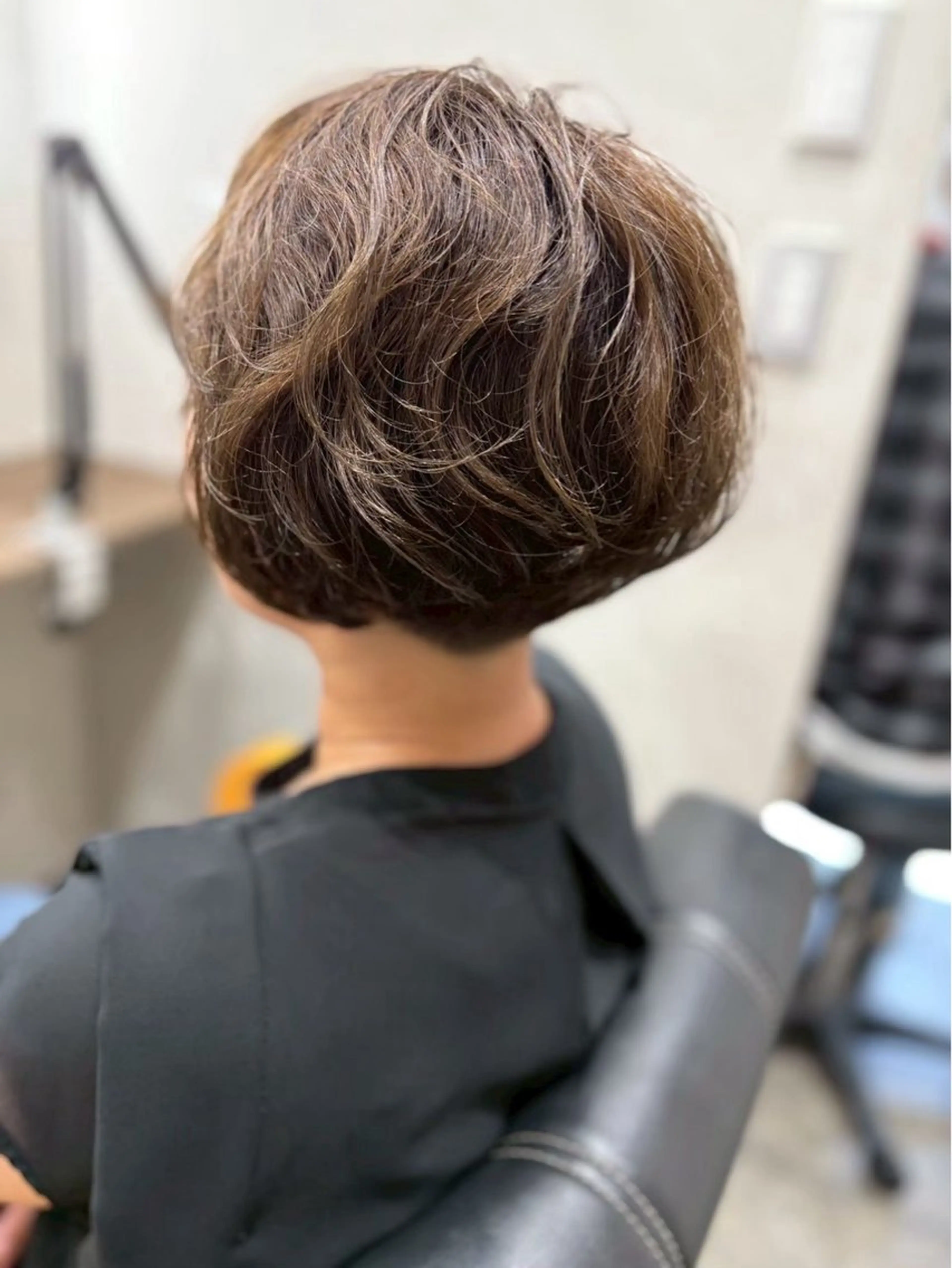 ショート カット ヘアカラー トリートメント 白鳥 正孝のヘアスタイル