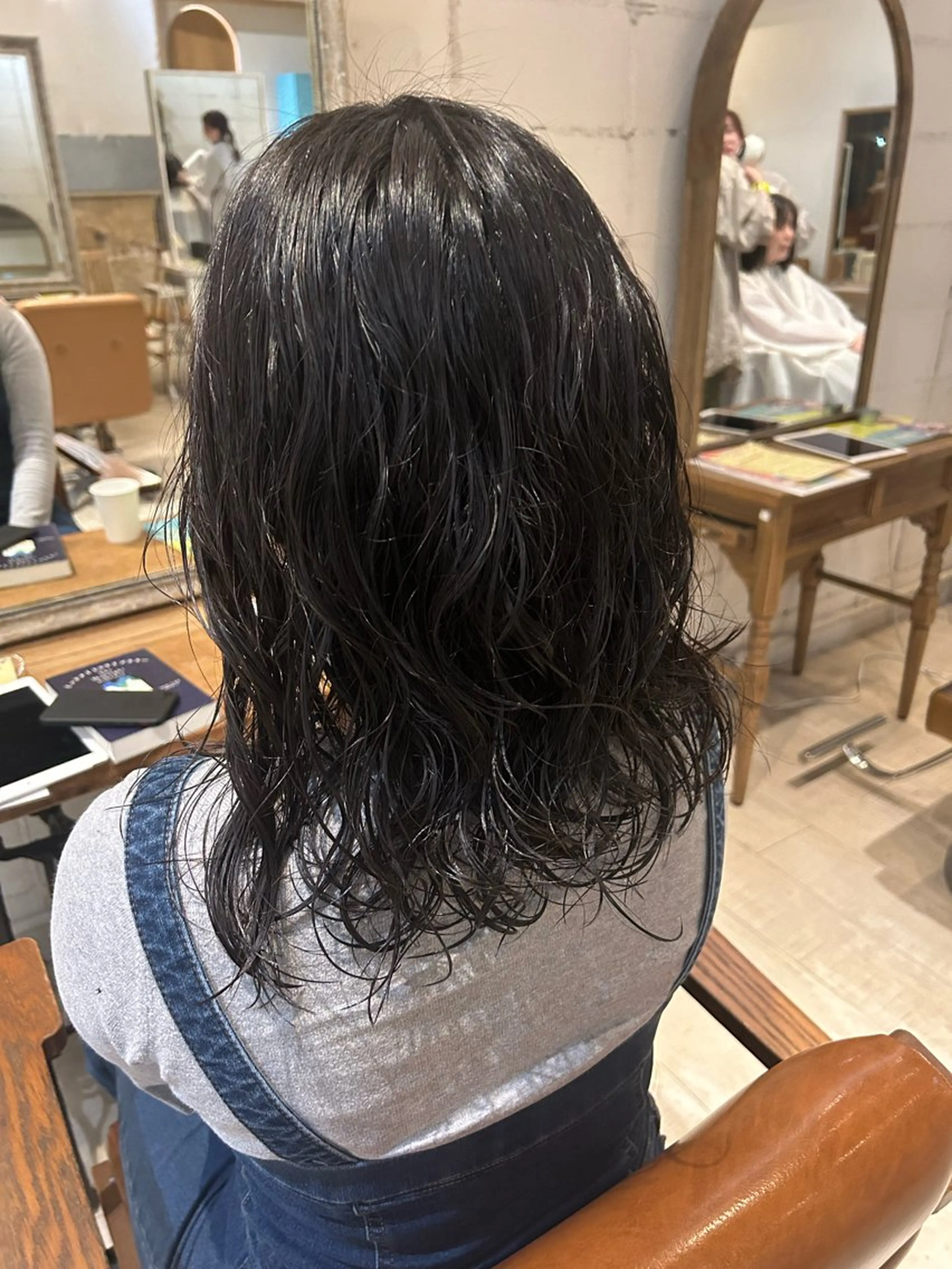 セミロング パーマ カット パーマ あずま みゆのヘアスタイル