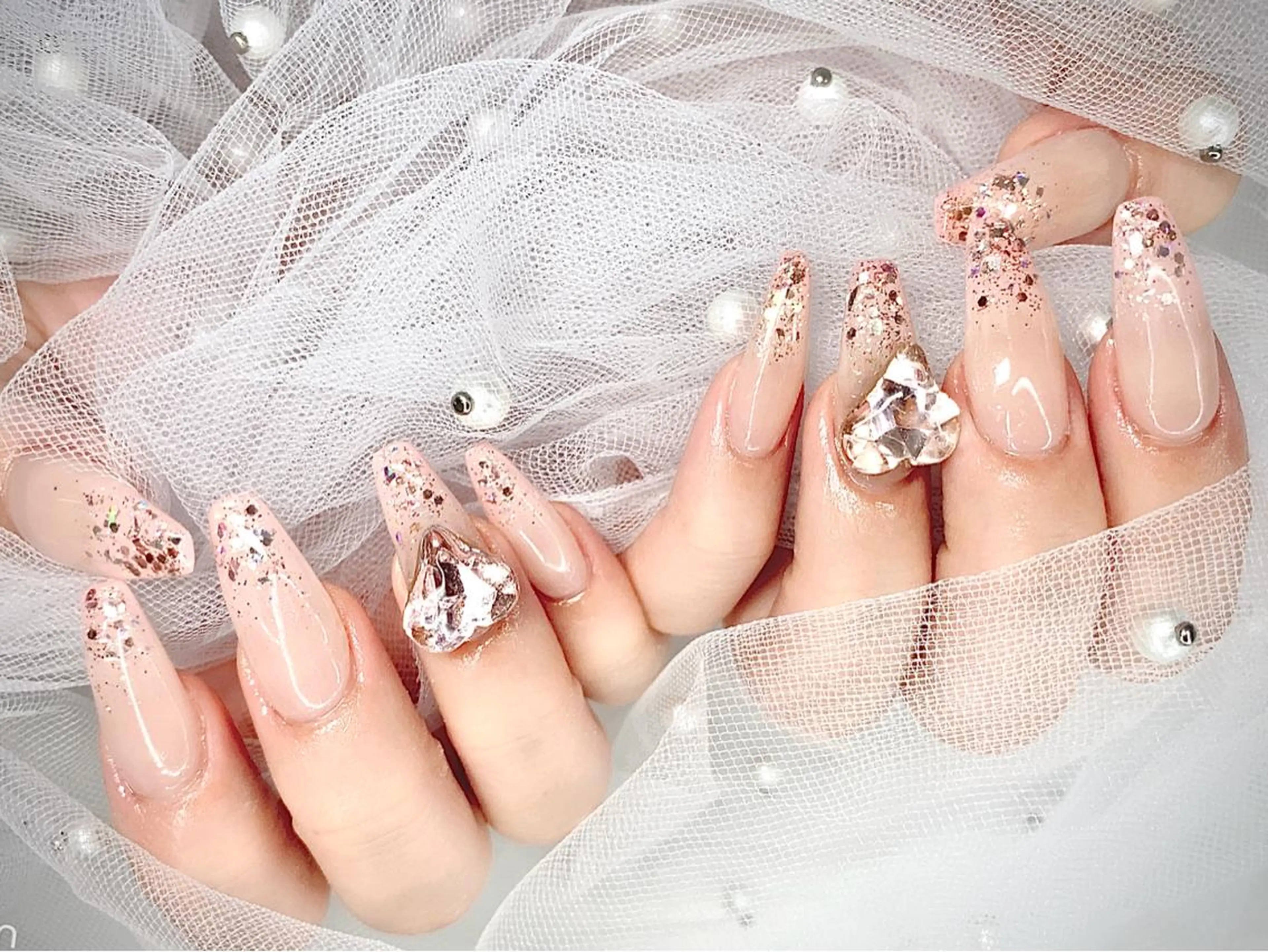 ネイル キラキラネイル バレンタイン I-nailロング /ワンホン/キラキラのネイルデザイン