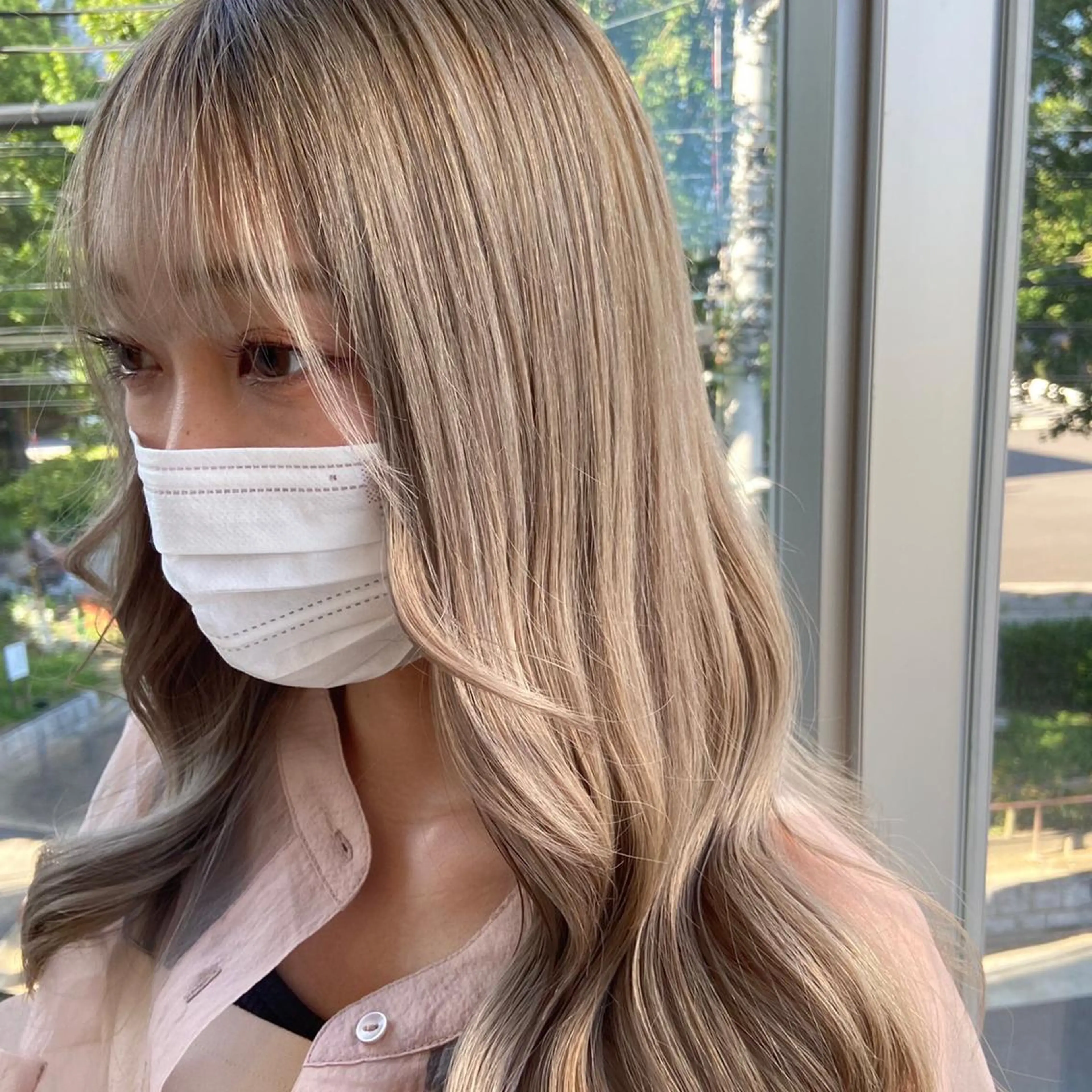 ロング カラー ブリーチ ケアブリーチ 鈴木/ミルクティー/ ブリーチ/ボブ/のヘアスタイル