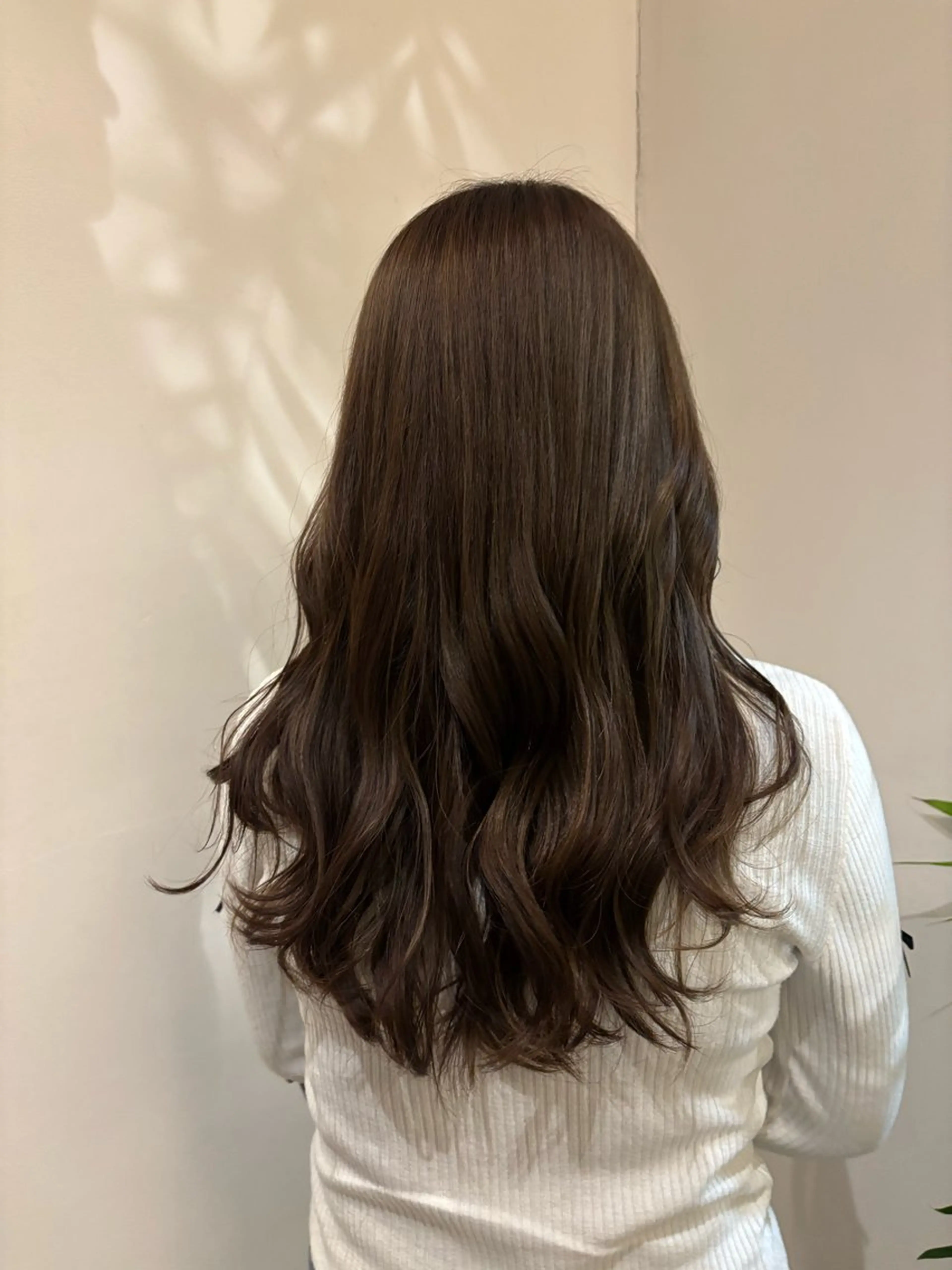 セミロング ヘアカラー イナイ ハルカのヘアスタイル
