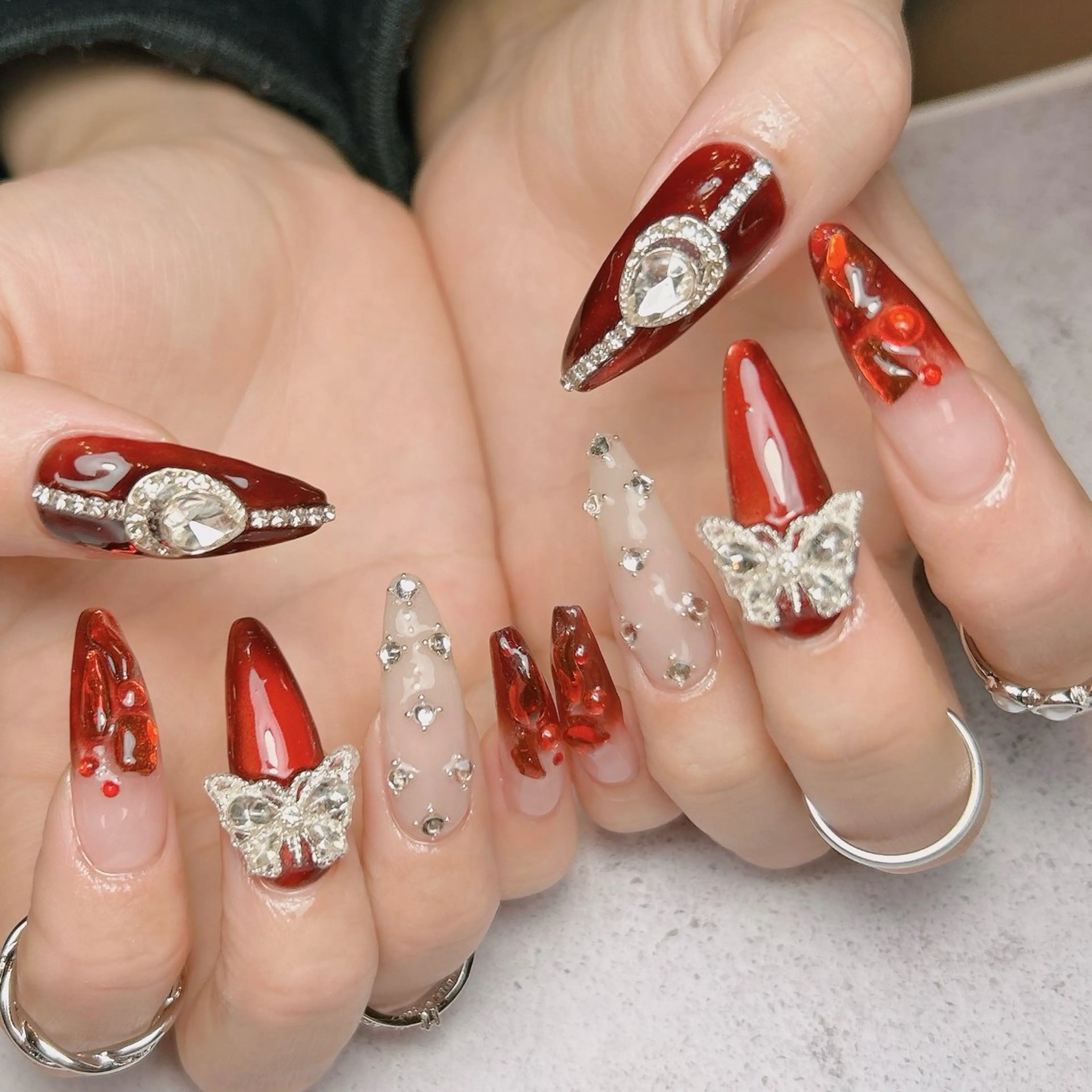 ネイル 赤色 ハンドネイル junna 金山.東別院.上前津のネイルデザイン