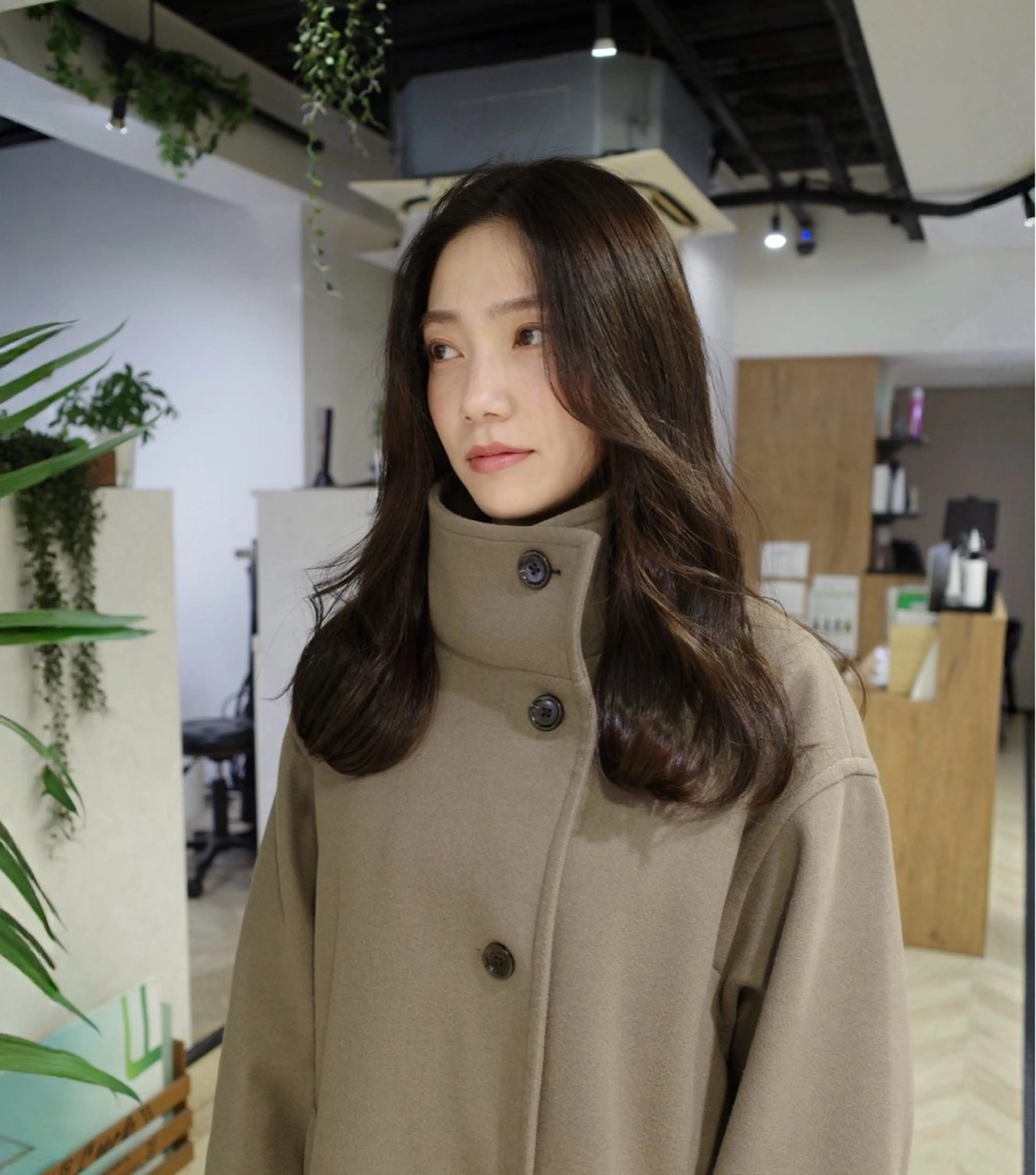 セミロング カット ヘアカラー トリートメント BOTANIUM by Rr SALON 【ボタニウムバイアー ルサロン】所属・レイヤーカット/艶髪 /ストレート/リクトのヘアスタイル