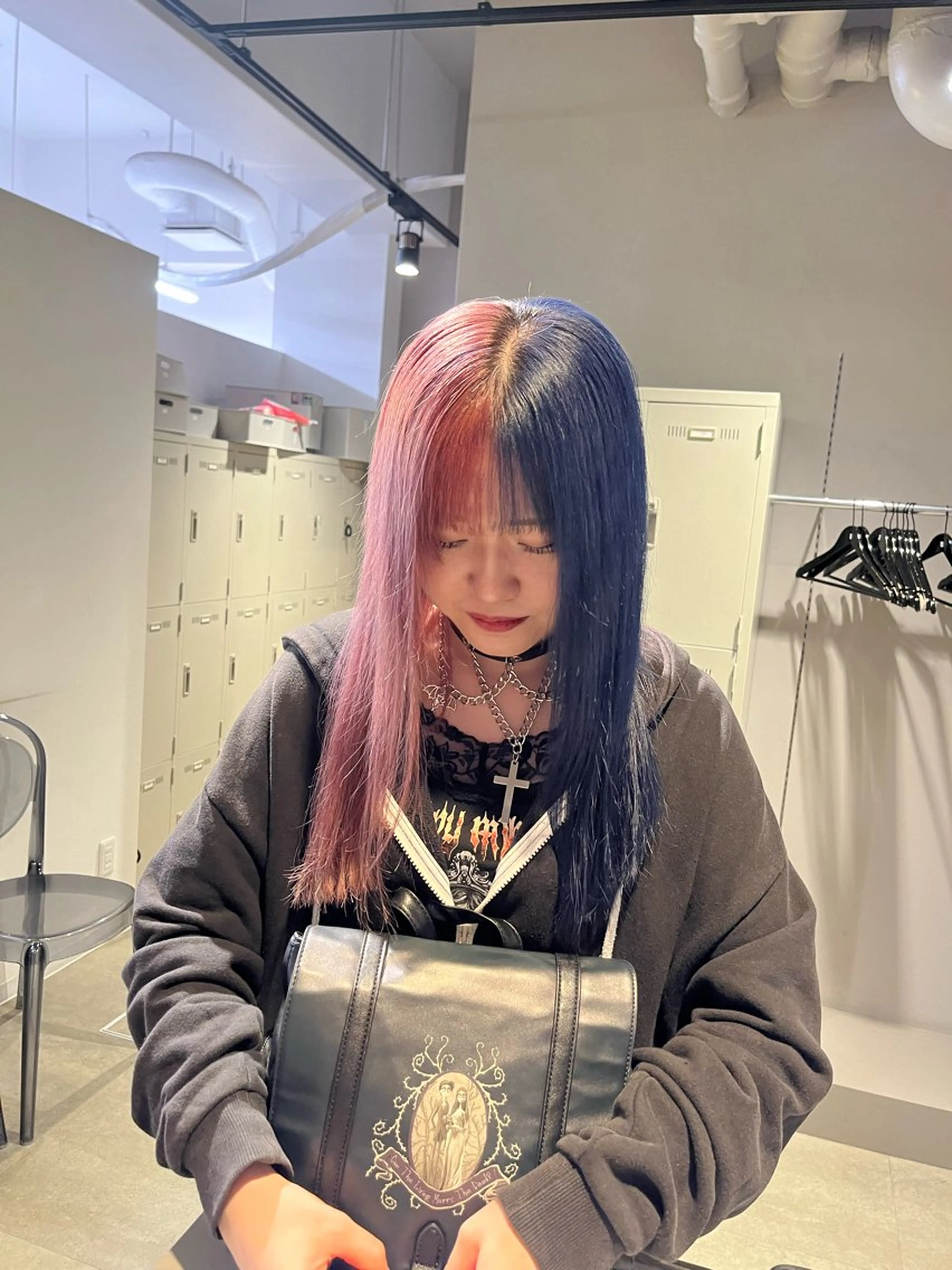 セミロング ヘアカラー トリートメント ヘッドスパ ヘアセット 寒色＆ブリーチ特化 寒色MiOのヘアスタイル