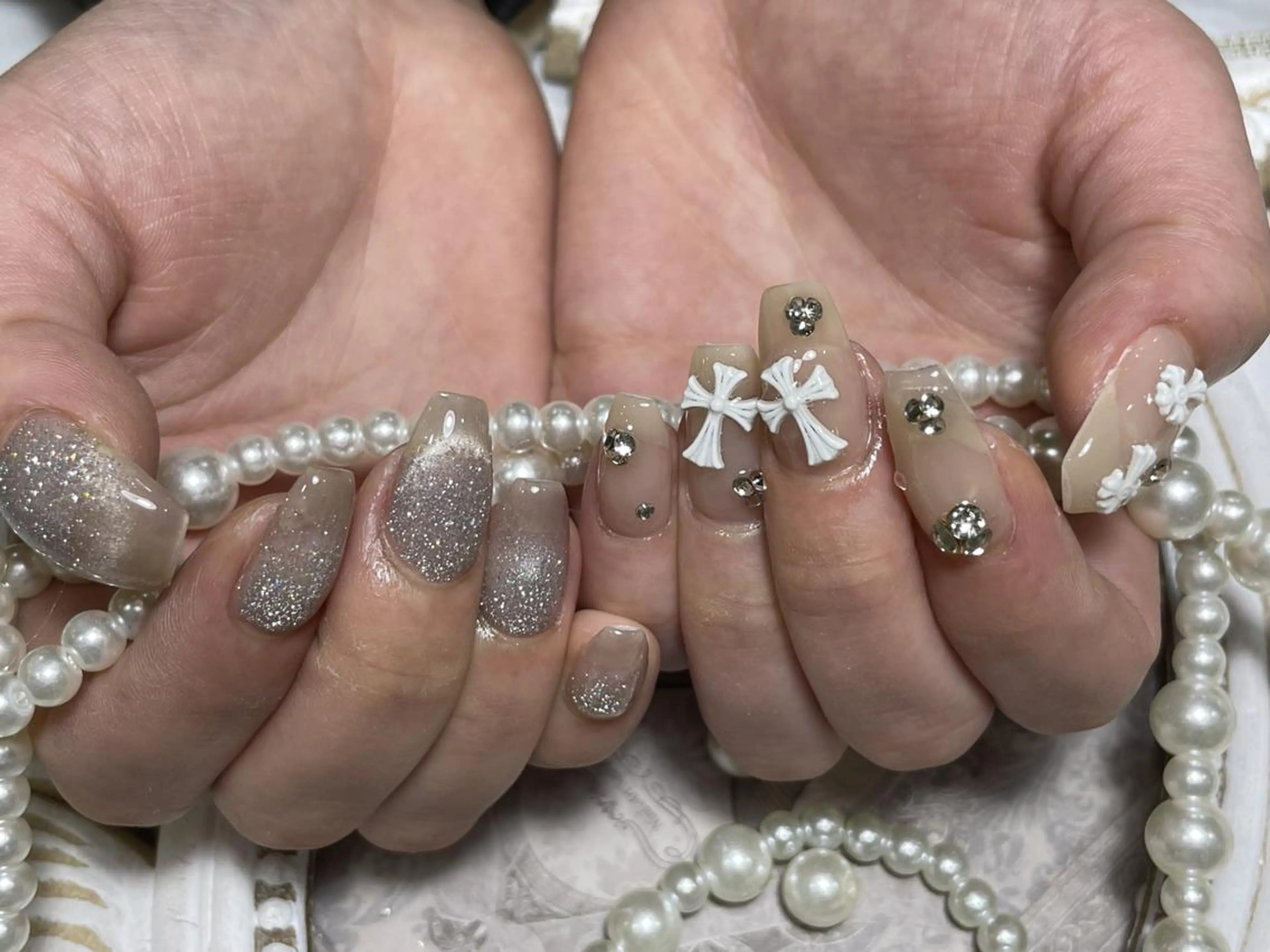 ネイル アートネイル オーロラネイル ガーリー キラキラネイル 韓国ネイル One plus StudioNailのネイルデザイン