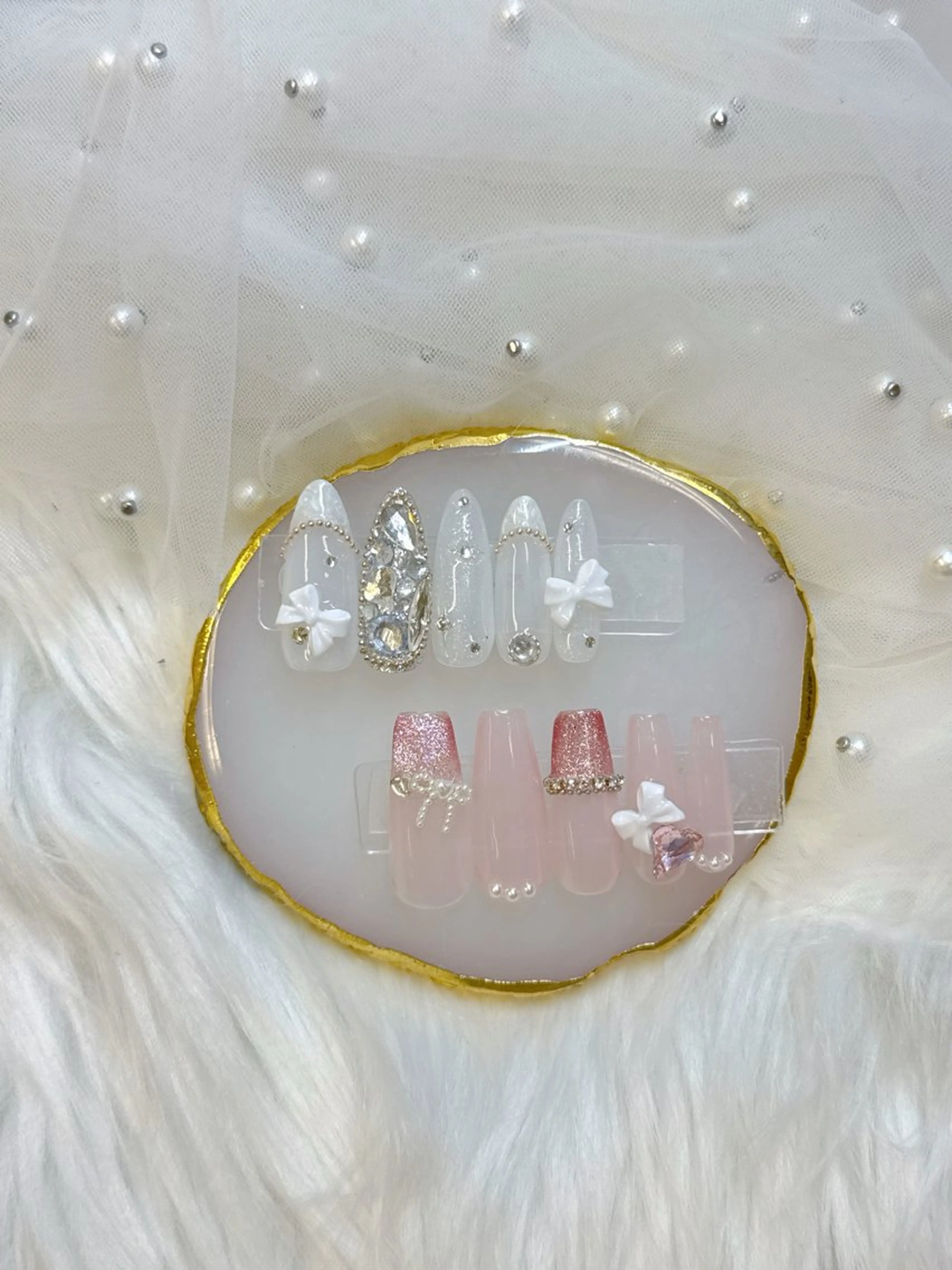 ネイル フットネイル フレンチネイル ジェルネイル ガラスフレンチ キラキラネイル クイーンズネイル銀座所属・Queeens nailのネイルデザイン