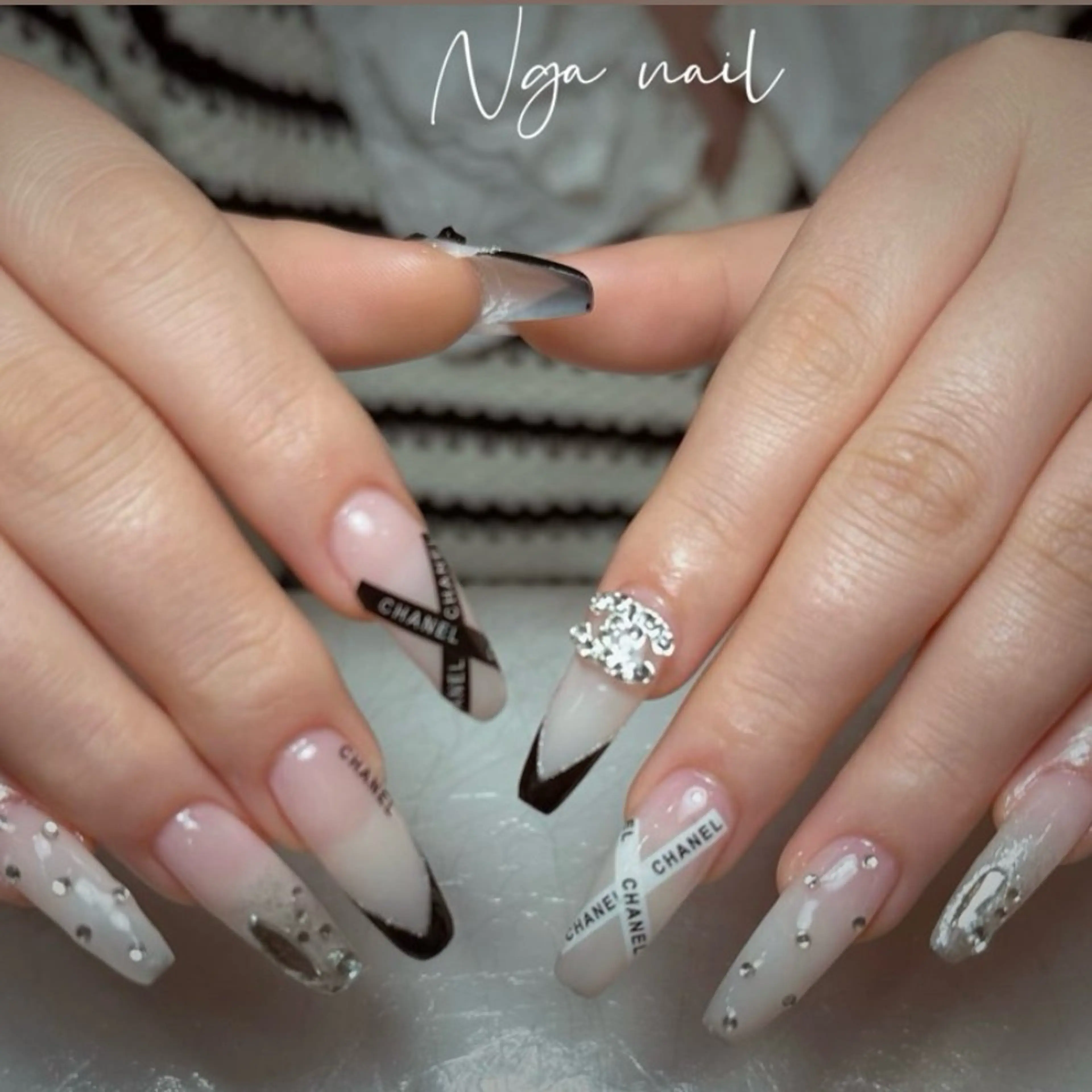 ミディアム ガー NAILのネイルデザイン
