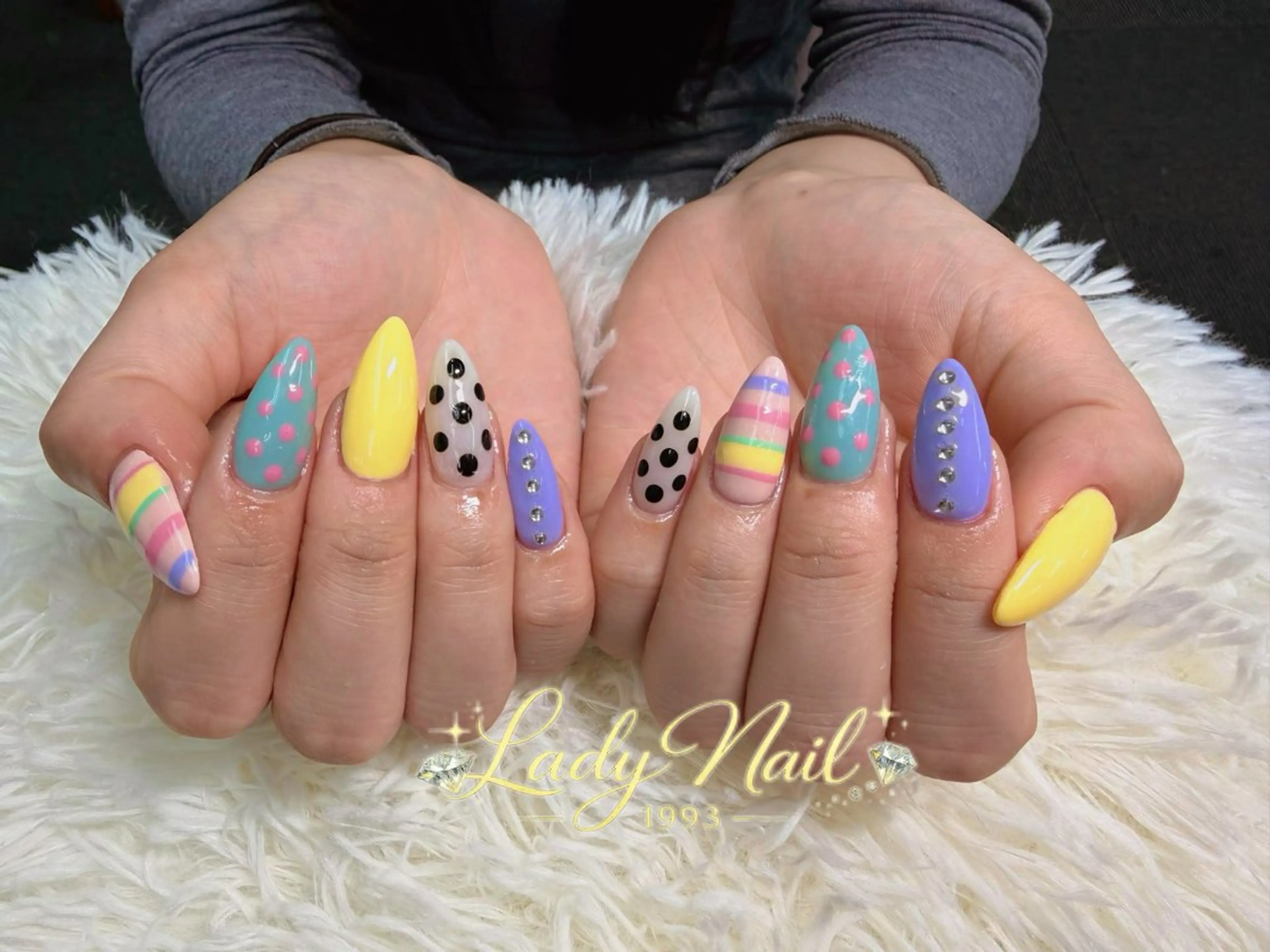 ネイル ハンドネイル Lady Nails 1993所属・タナカ フォンのネイルデザイン