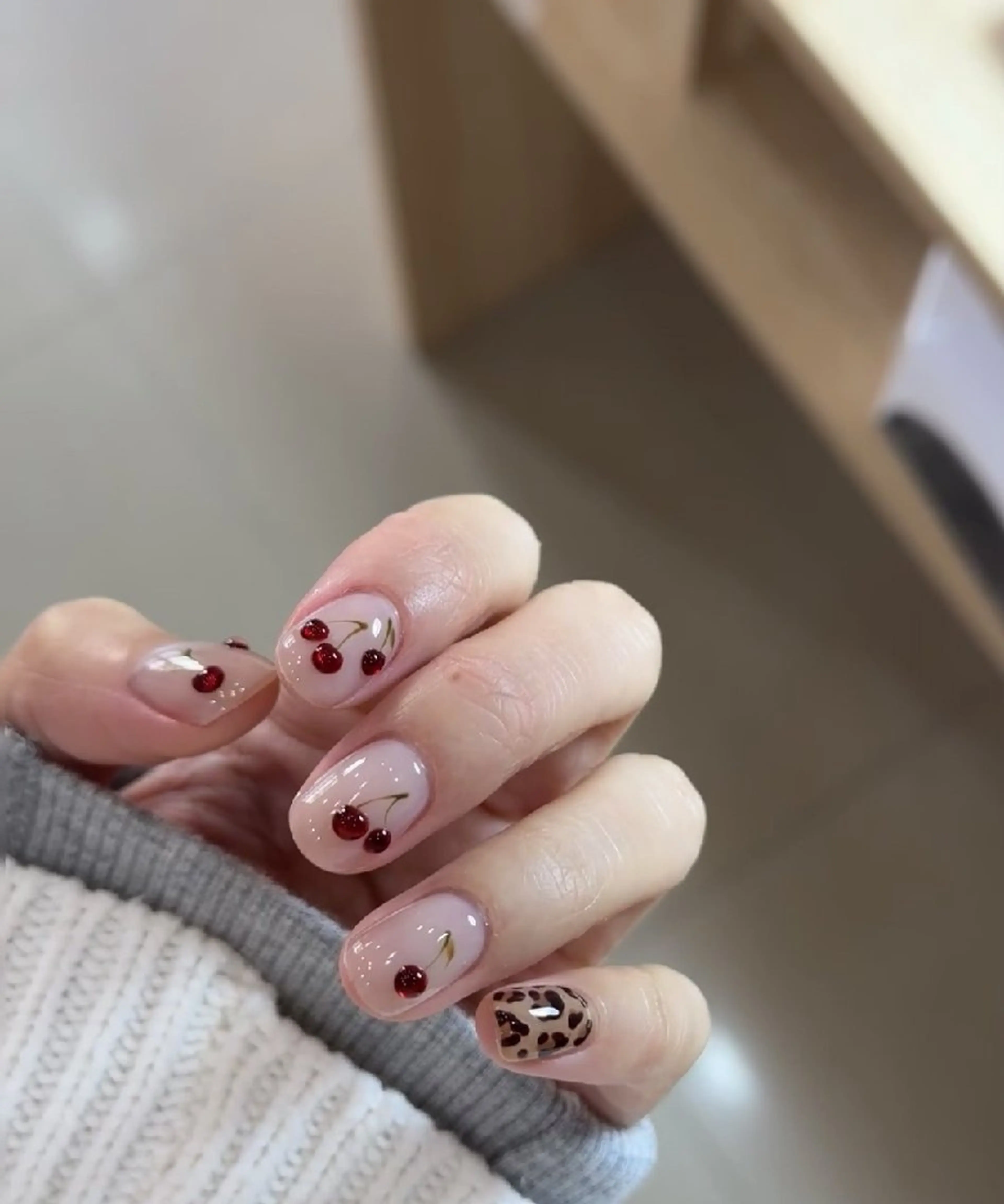 ネイル チークネイル 長さ出し フレンチネイル ジェルネイル キラキラネイル ハンドネイル UM Nail Salonのネイルデザイン