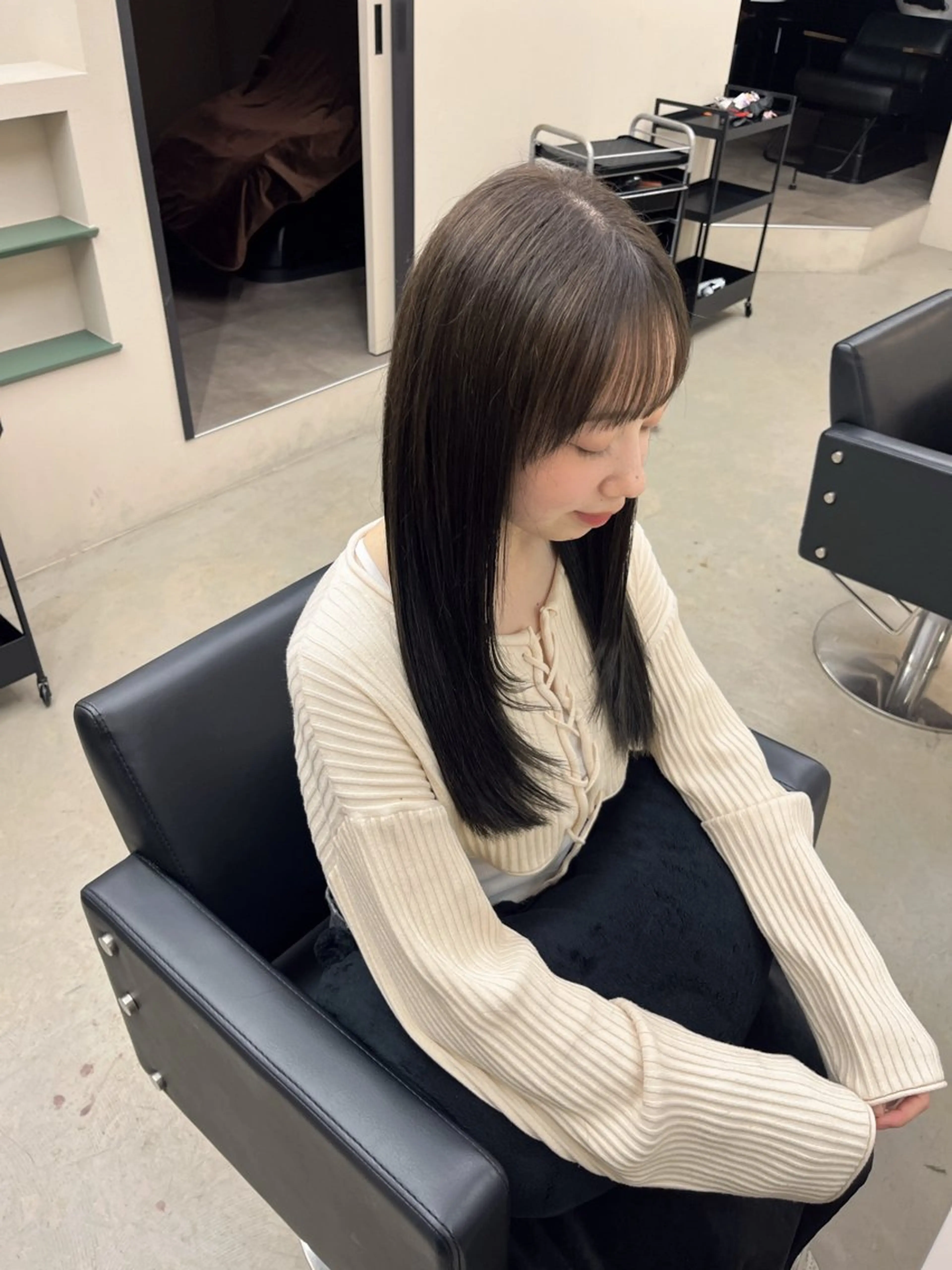 ロング カラー アッシュ アッシュグレー アッシュグレージュ グレージュ ヘアカラー 武井 夏美のヘアスタイル